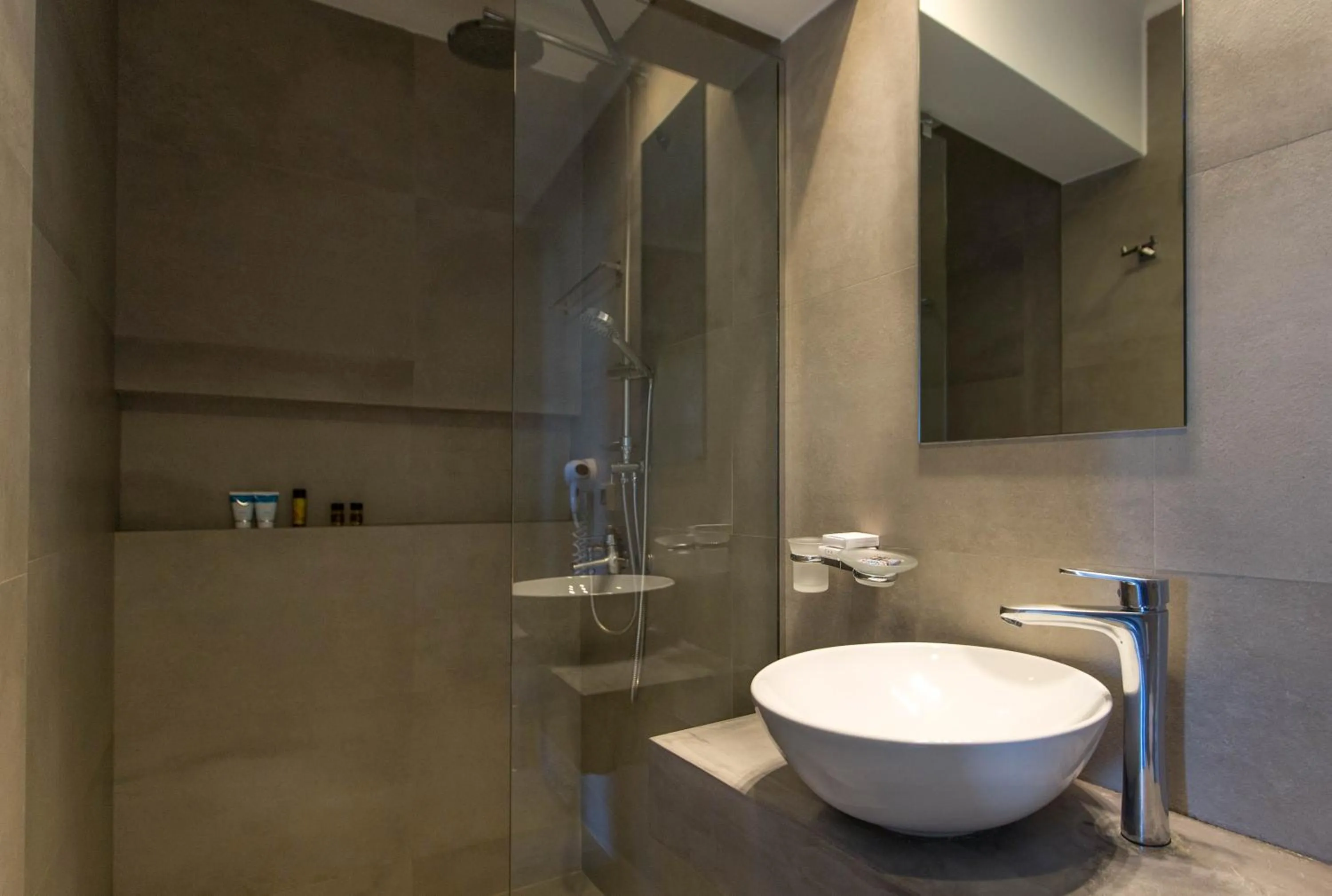 Bathroom in Leto Nuevo Hotel