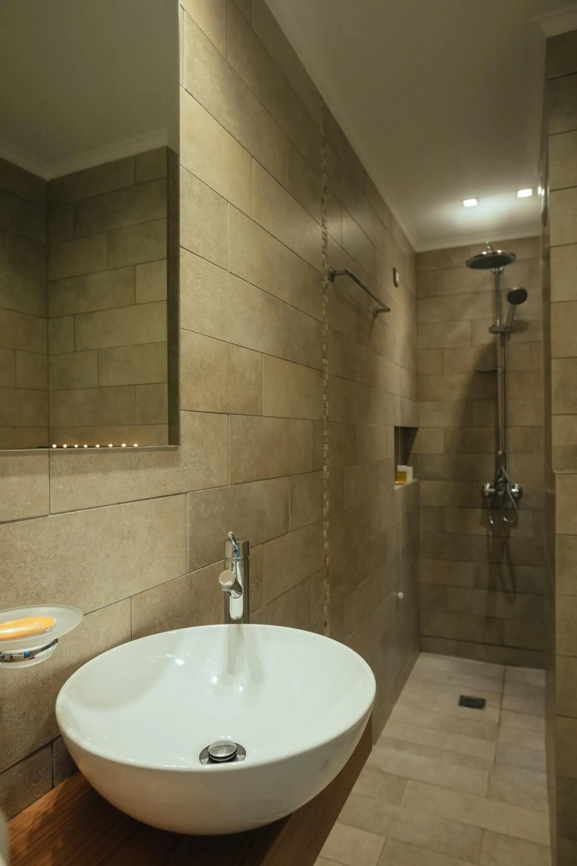 Bathroom in Leto Nuevo Hotel