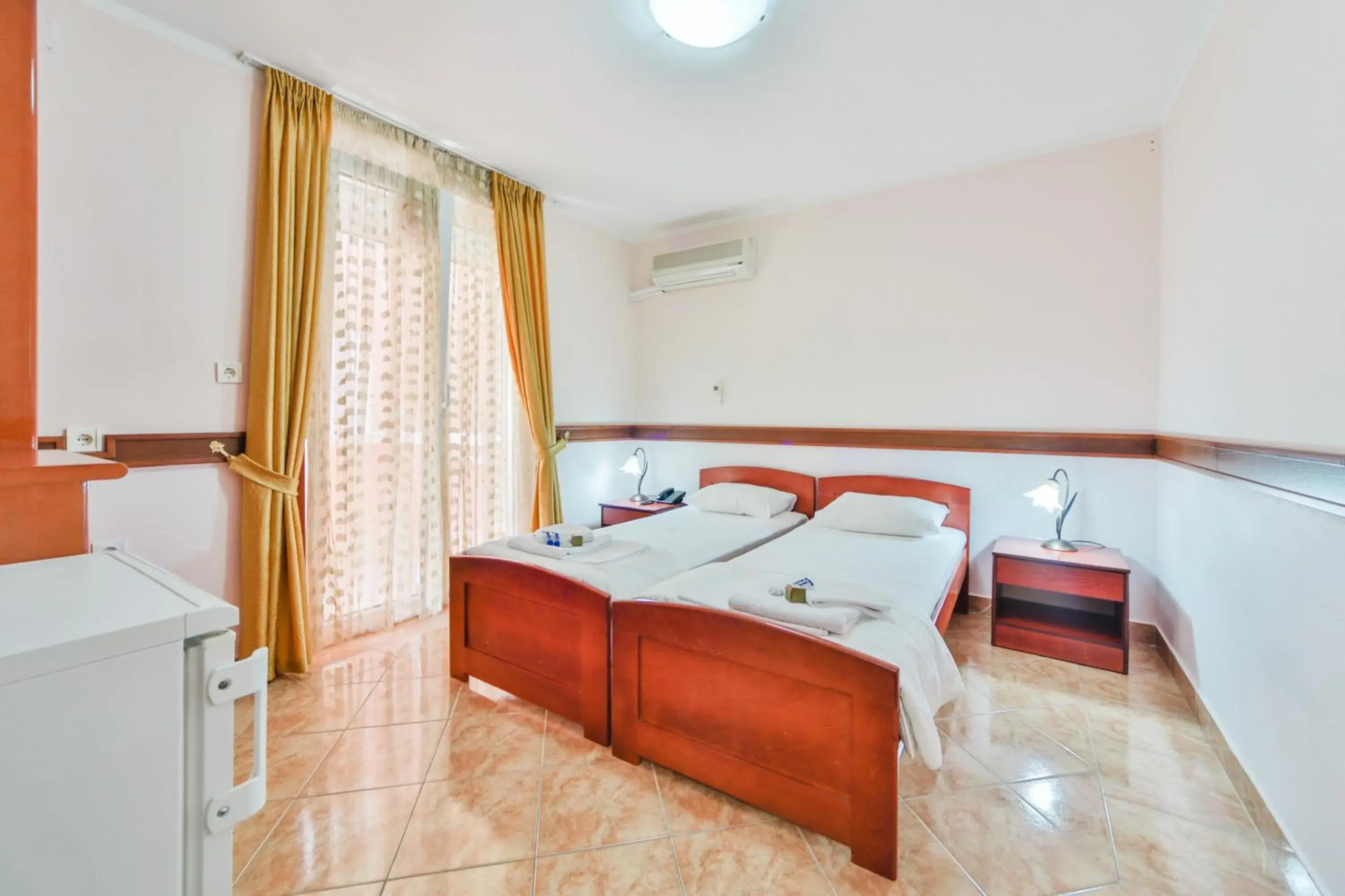 Twin Room with Balcony and Garden View - single occupancy in Garni Hotel Koral Twin Room with Balcony and Garden View - single occupancy in Garni Hotel Koral