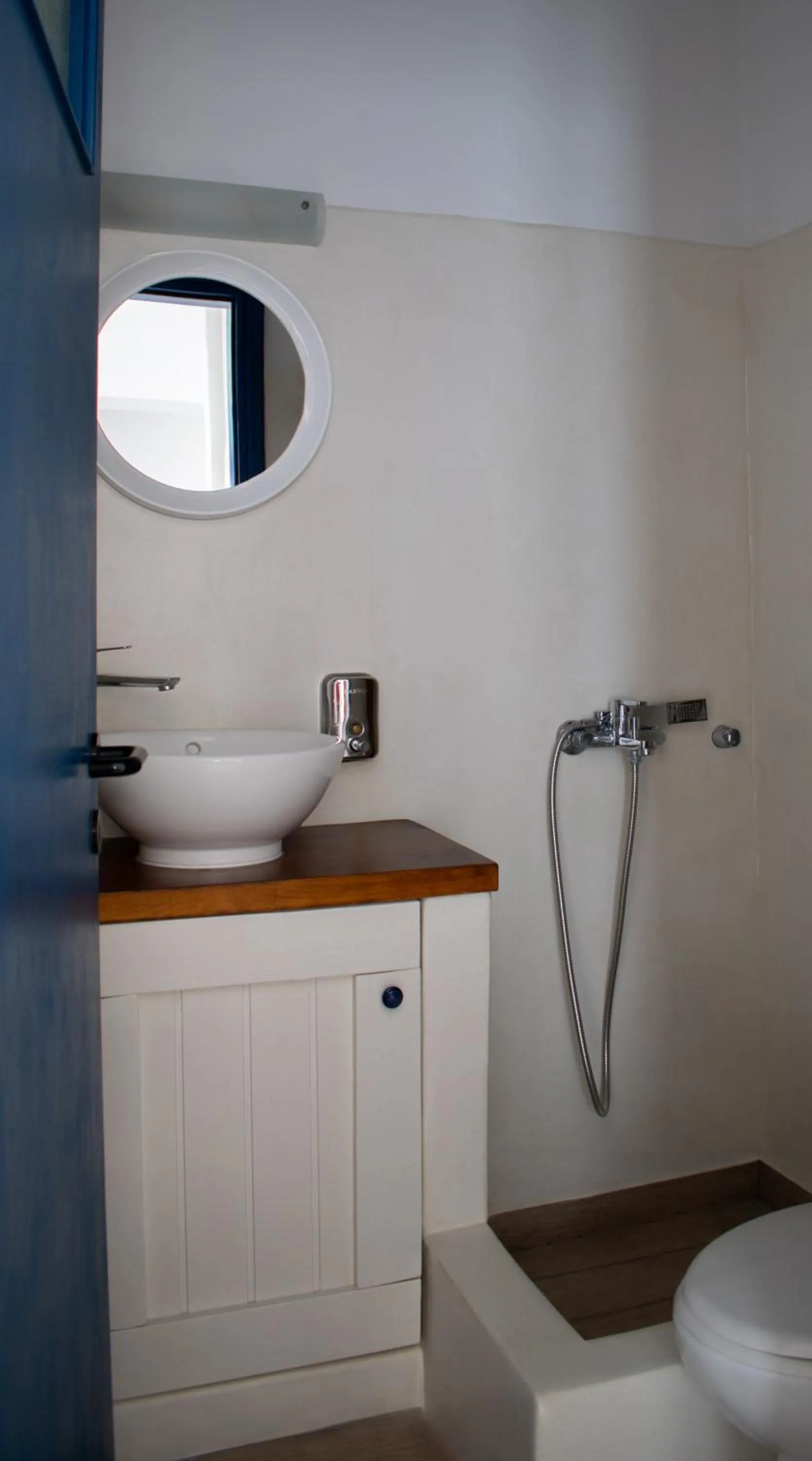 Toilet in Aeraki Studios