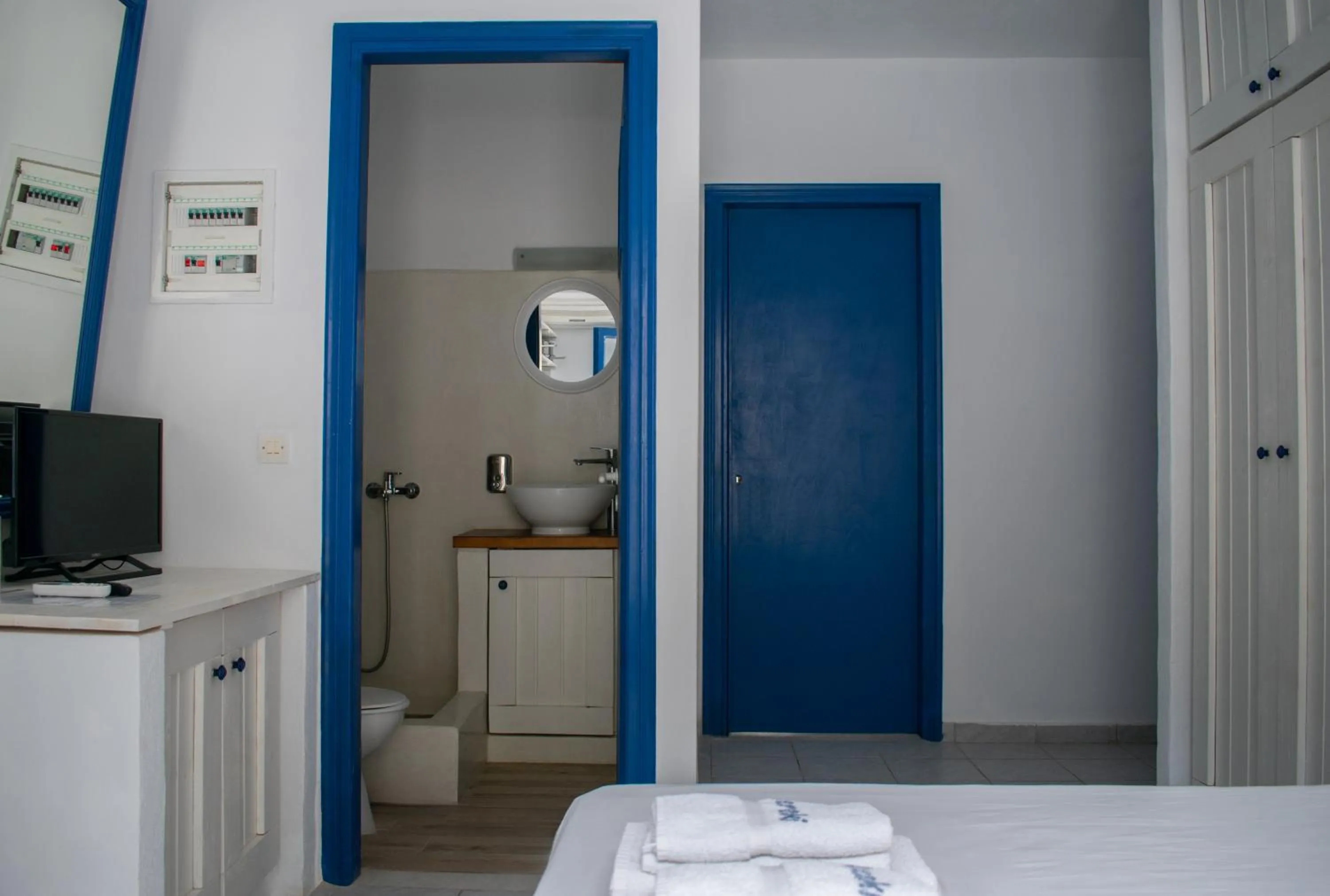 Bathroom in Aeraki Studios