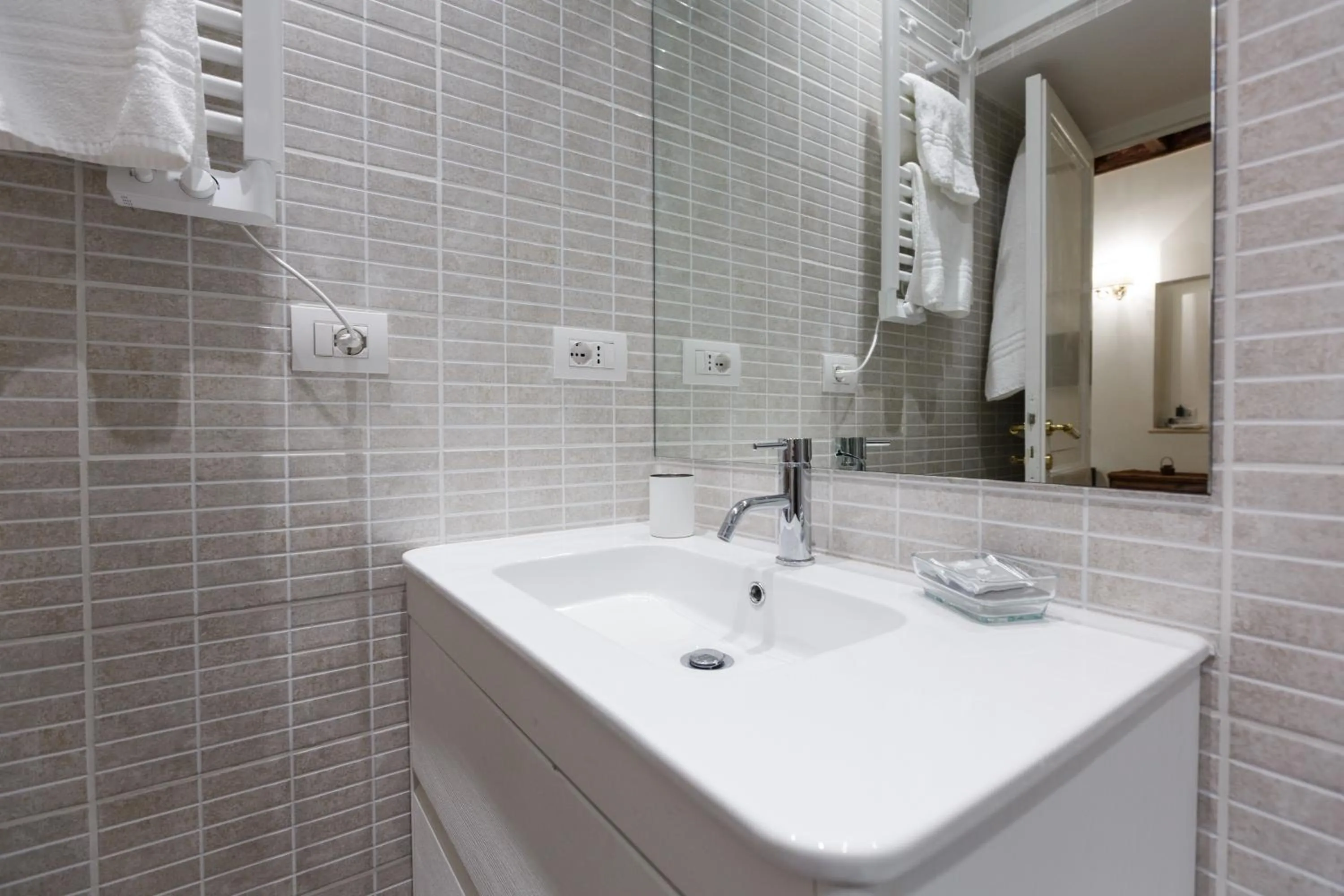 Bathroom in NAVONA, Old Rome Lodge