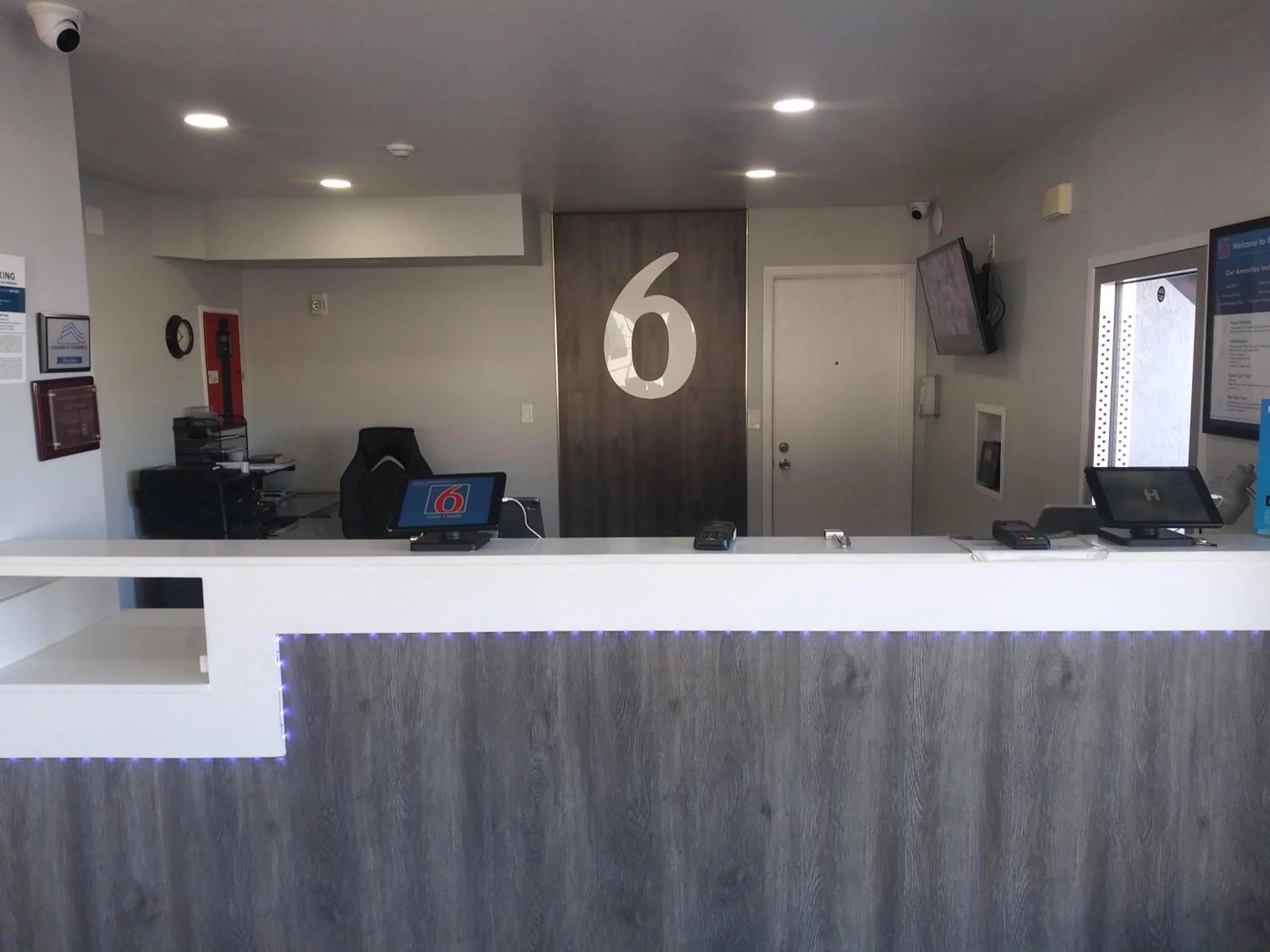 Lobby or reception in Studio 6 West Sacramento CA