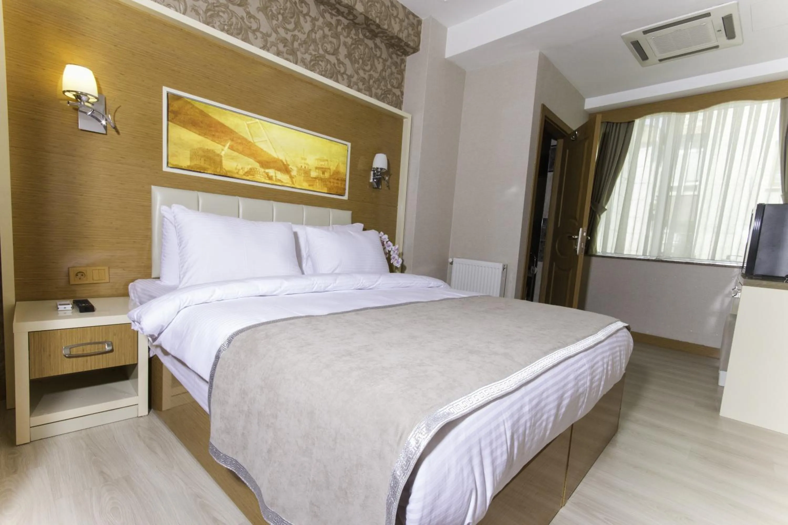 Photo of the whole room in mars hotel