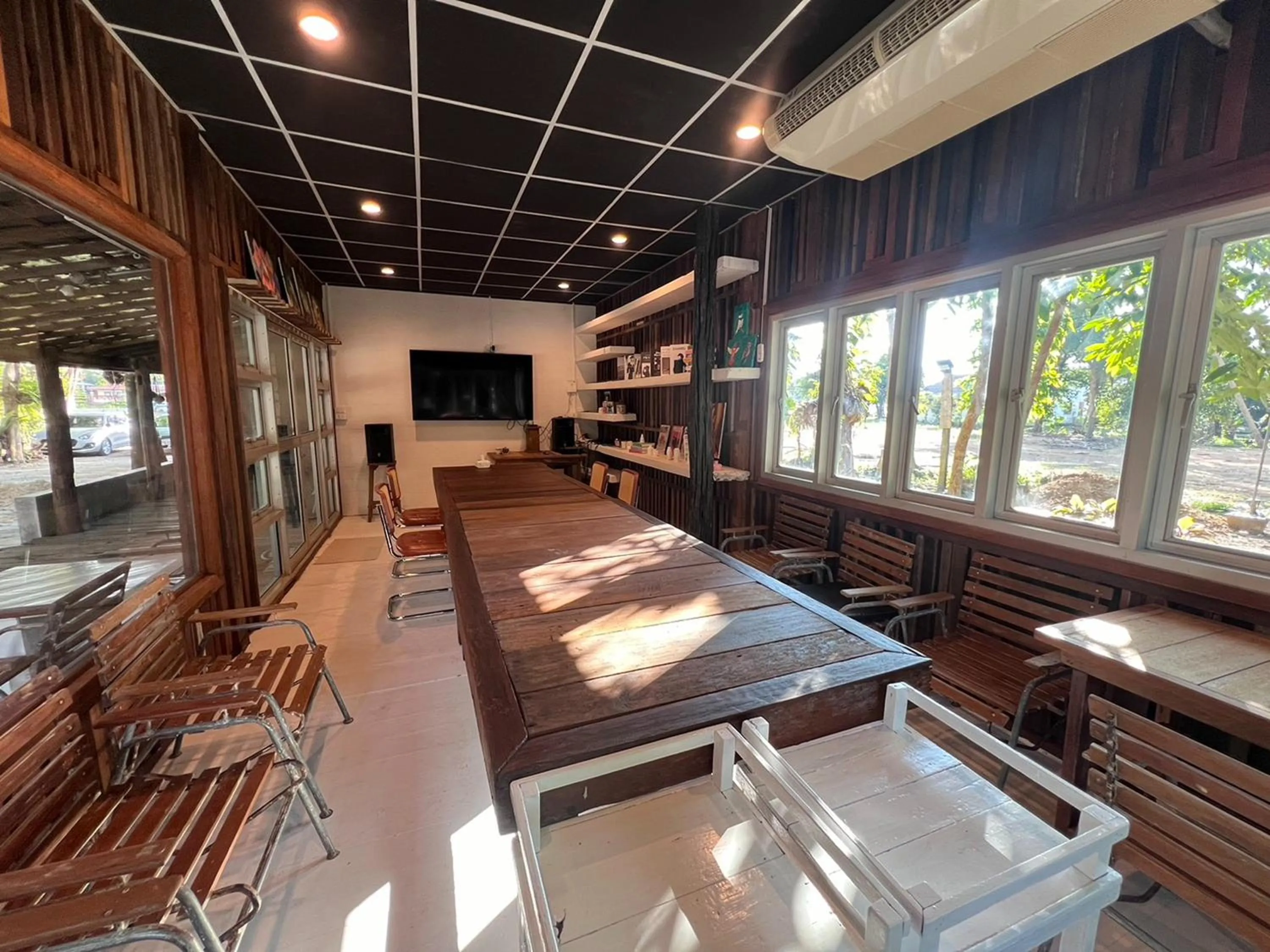 Restaurant/places to eat in Pang Mai Resort