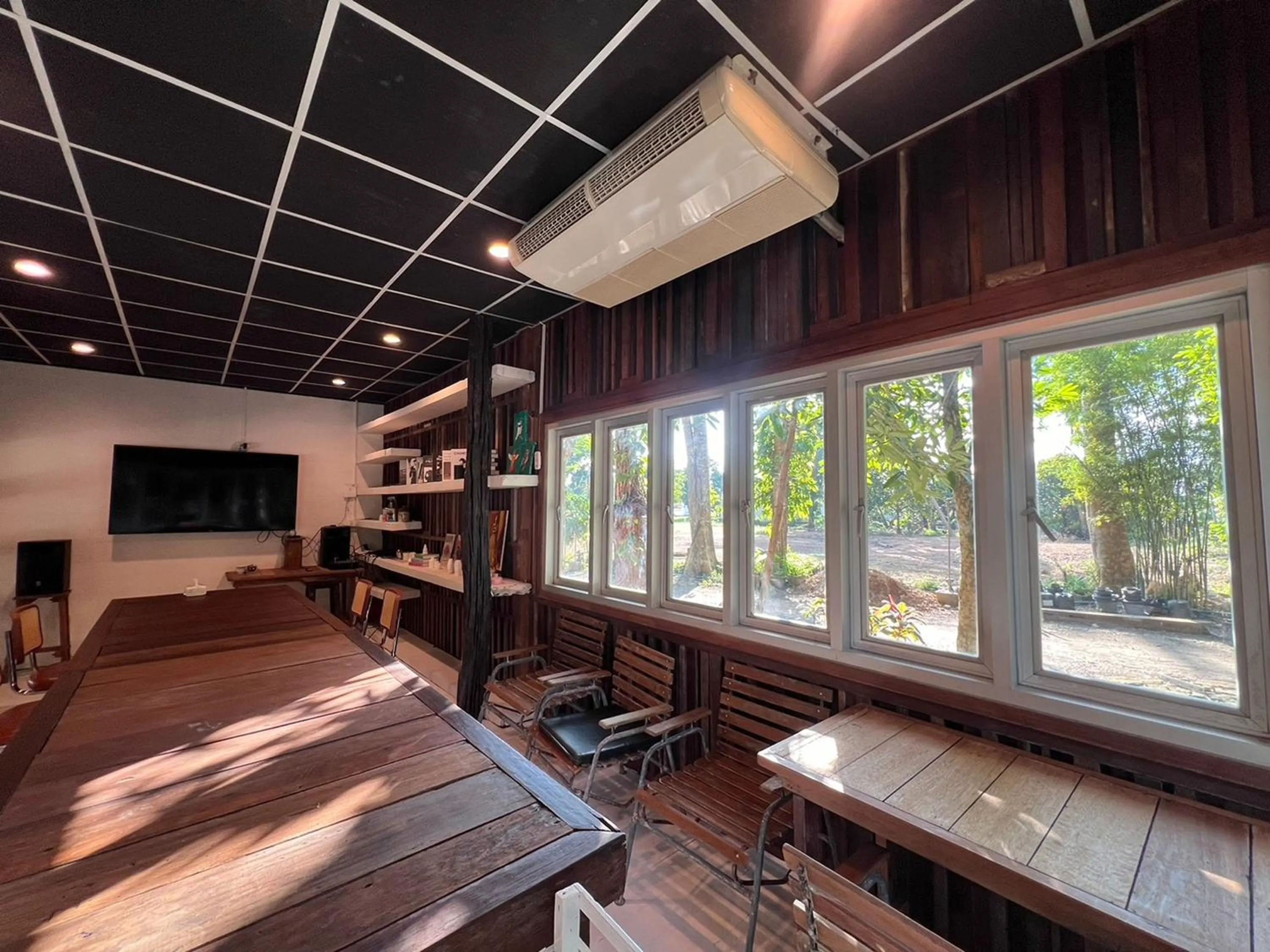 Restaurant/places to eat in Pang Mai Resort