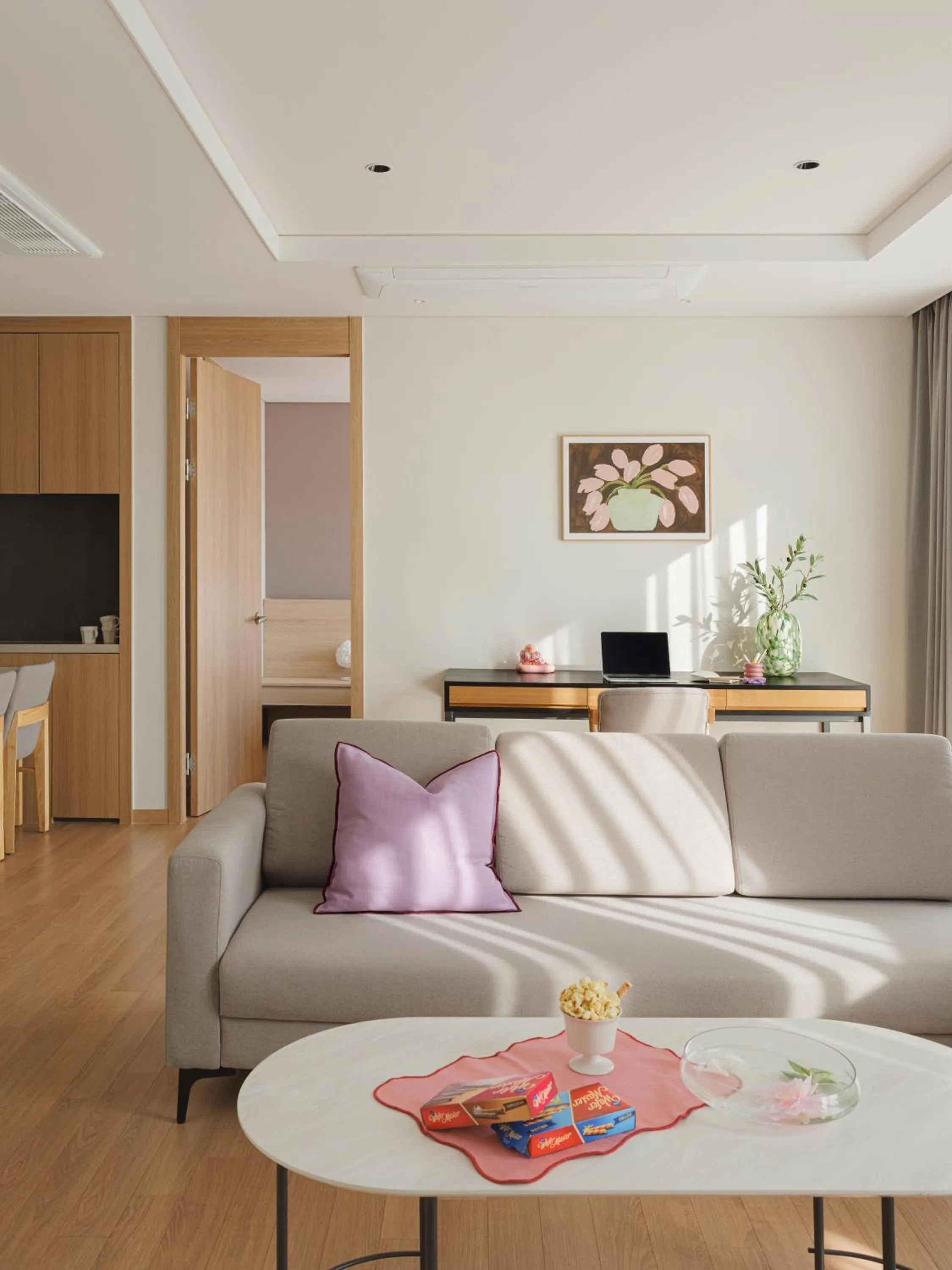 TV and multimedia in Le Collective Sokcho Central