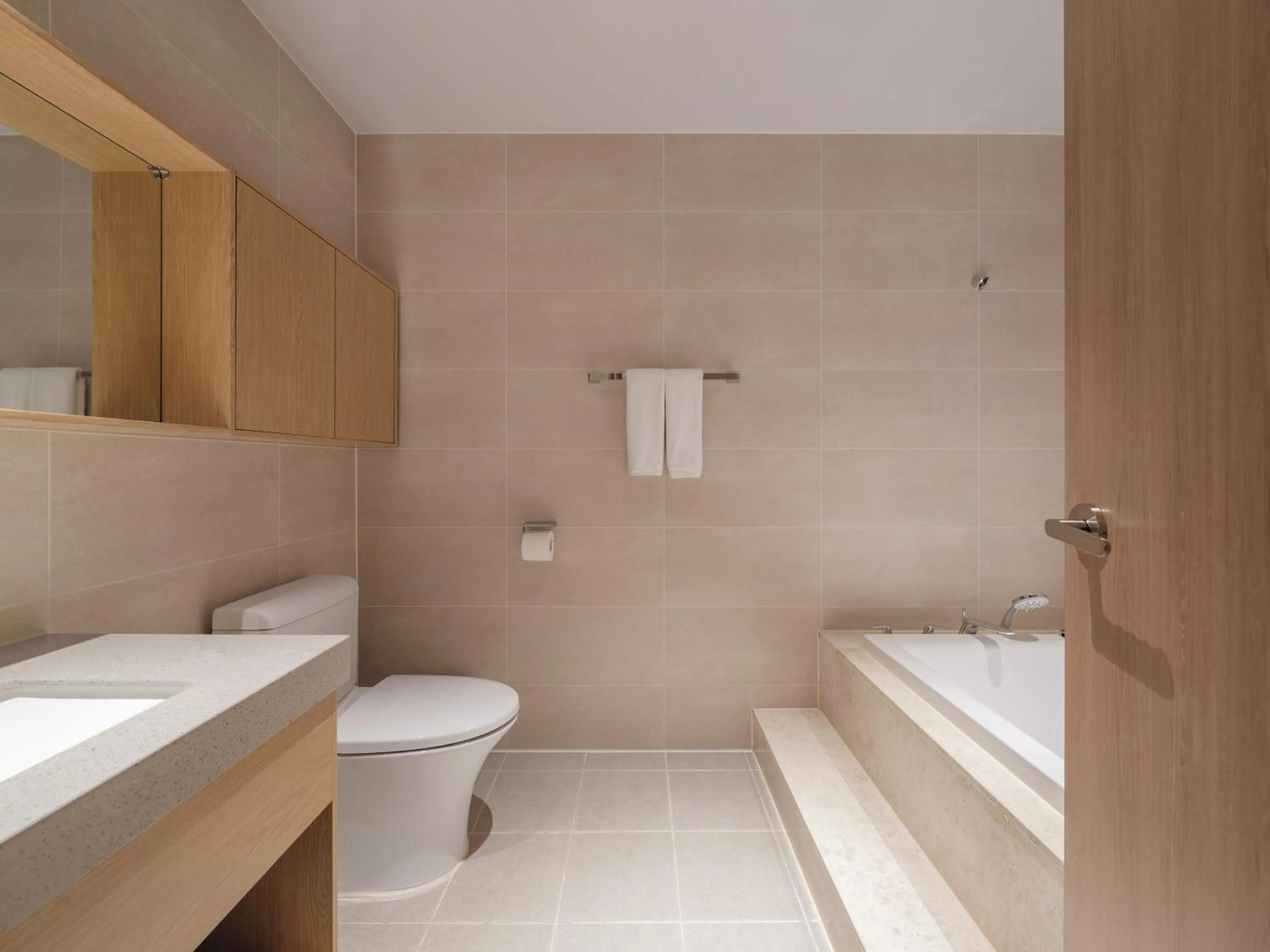 Toilet in Le Collective Sokcho Central