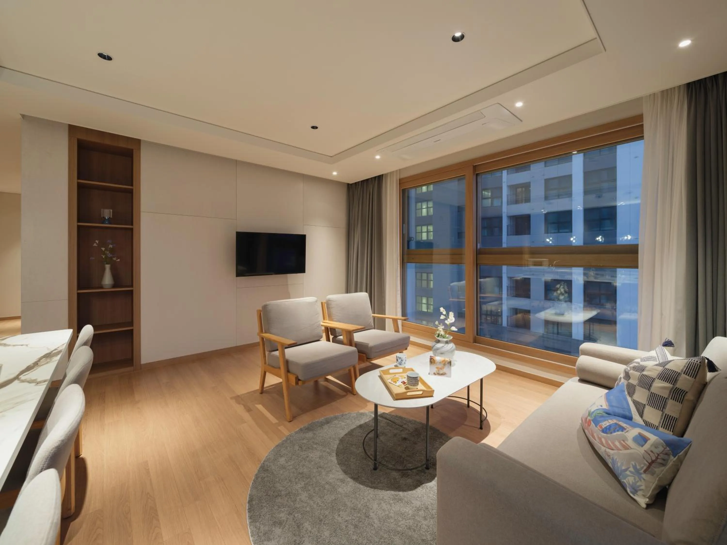 TV and multimedia in Le Collective Sokcho Central