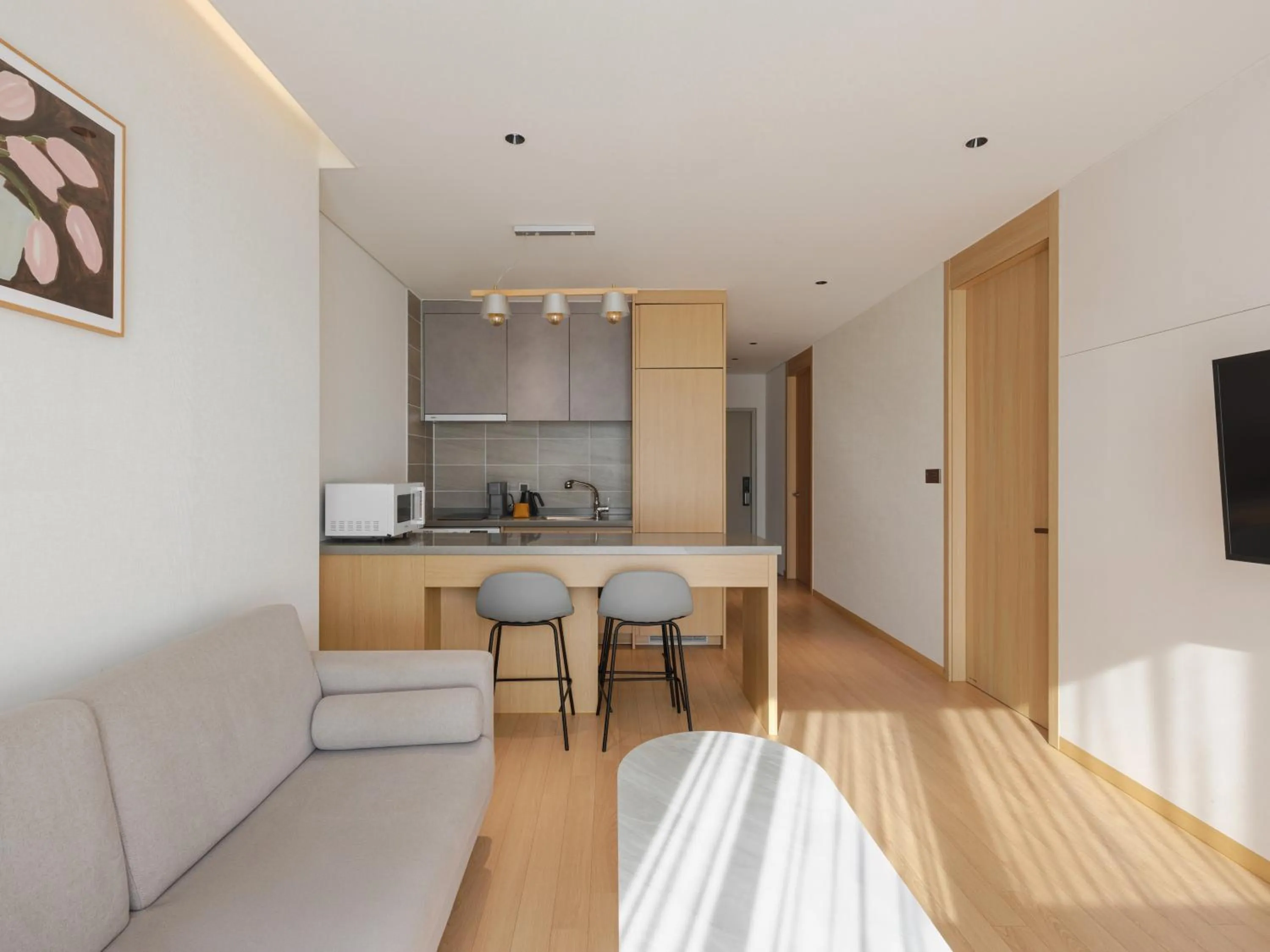 TV and multimedia in Le Collective Sokcho Central