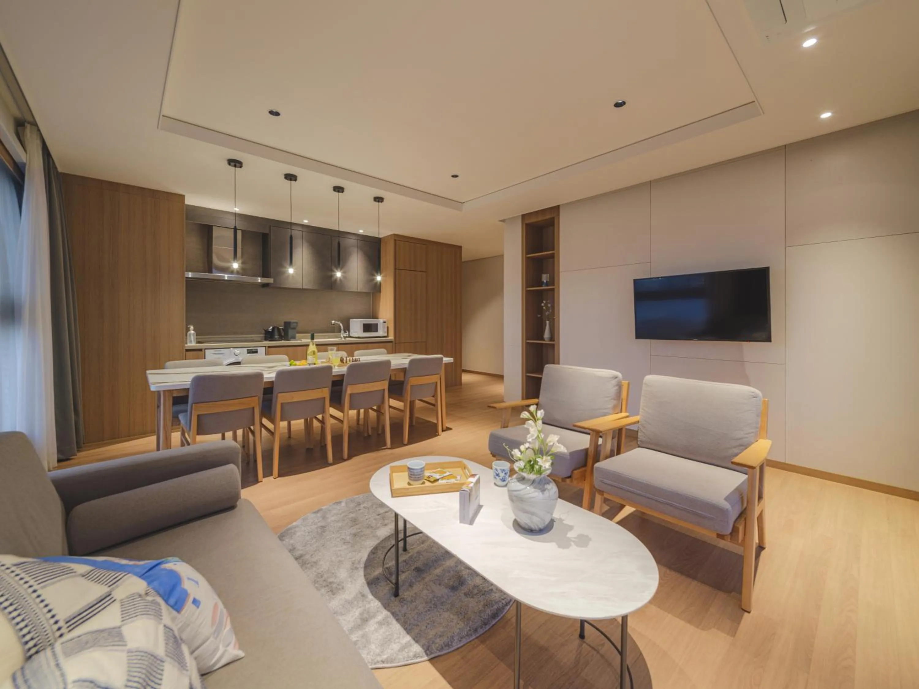 TV and multimedia in Le Collective Sokcho Central