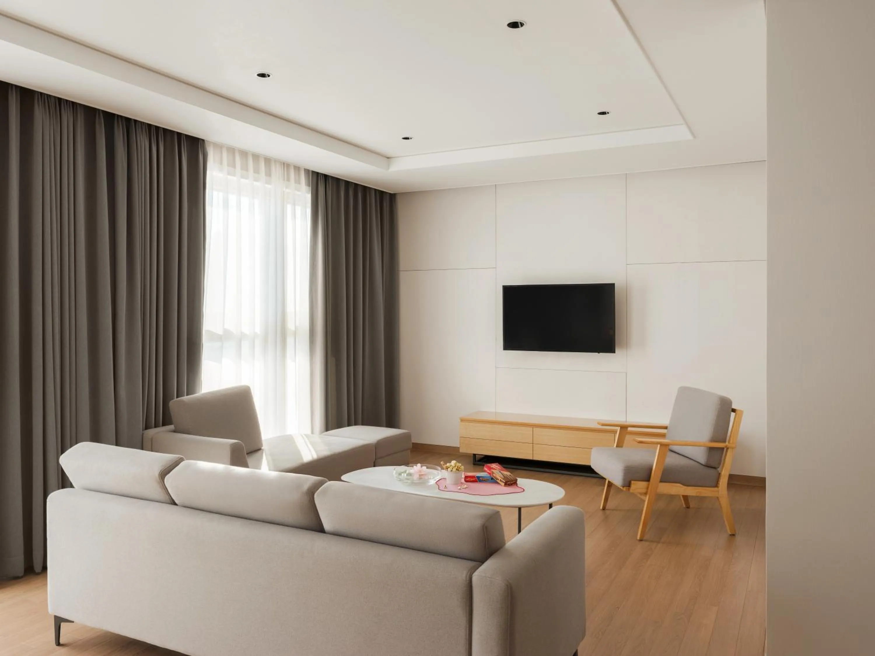 TV and multimedia in Le Collective Sokcho Central