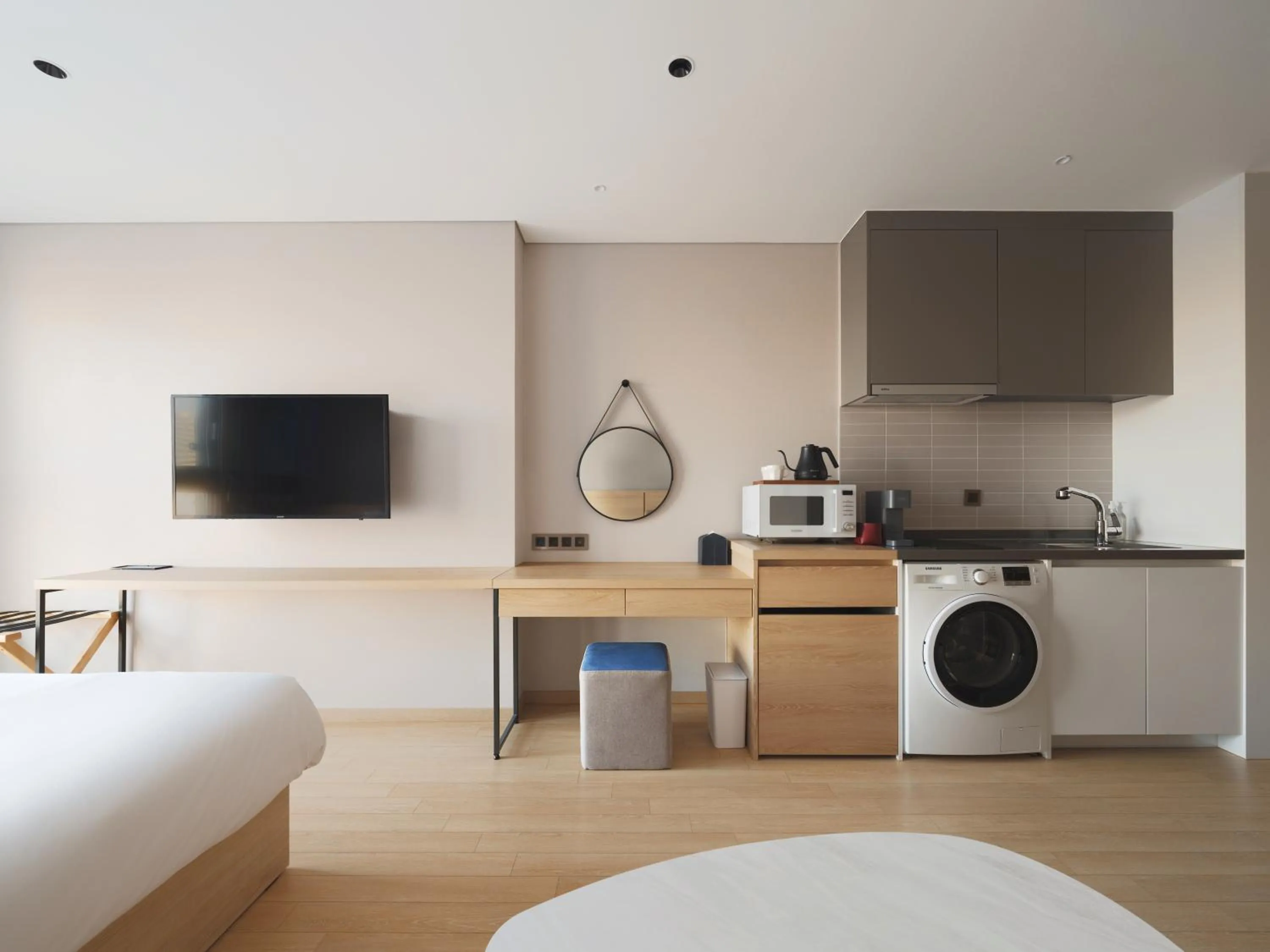 Bed in Le Collective Sokcho Central