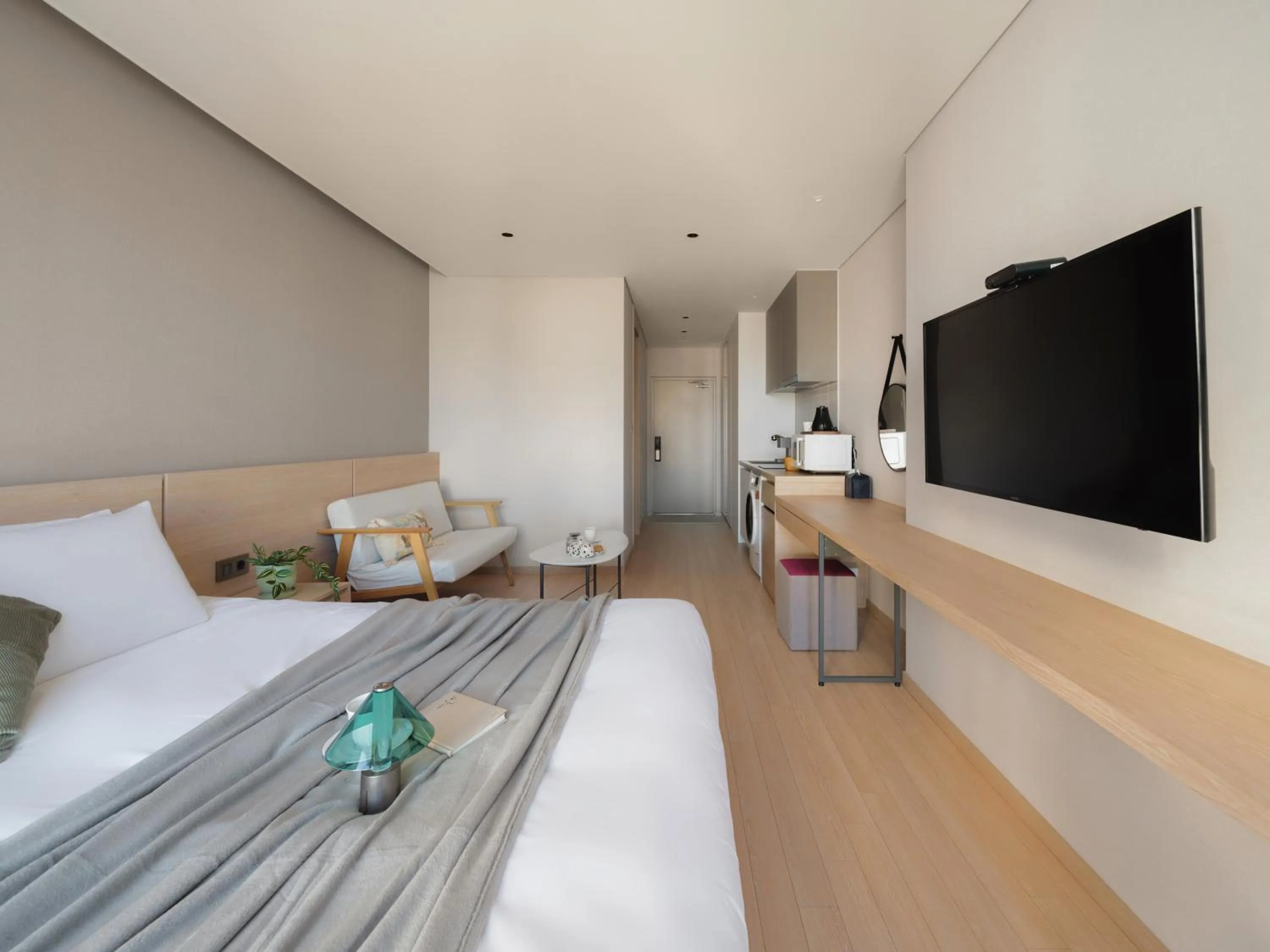 Bed in Le Collective Sokcho Central