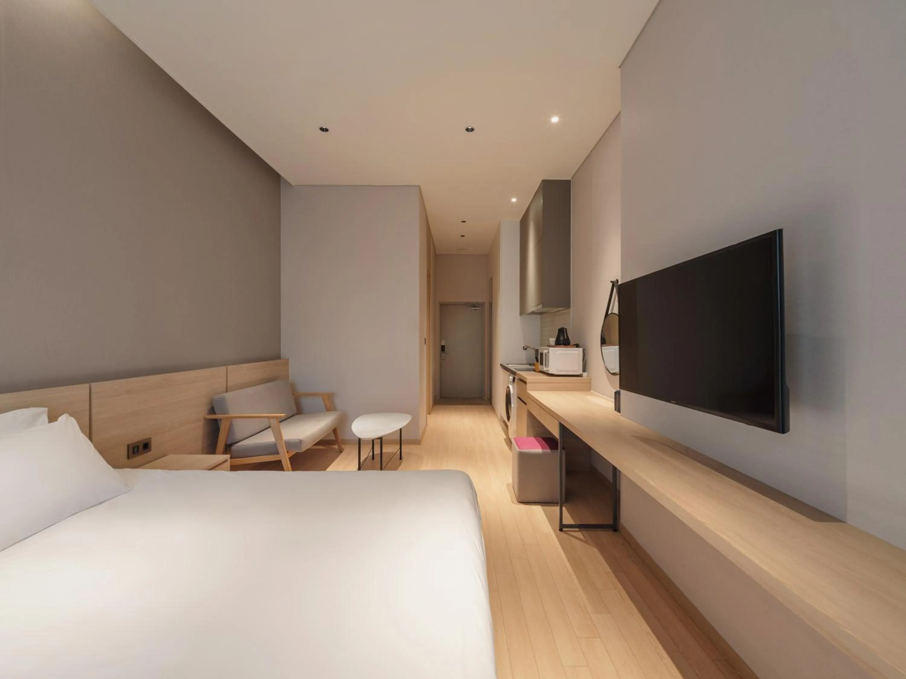 Bed in Le Collective Sokcho Central