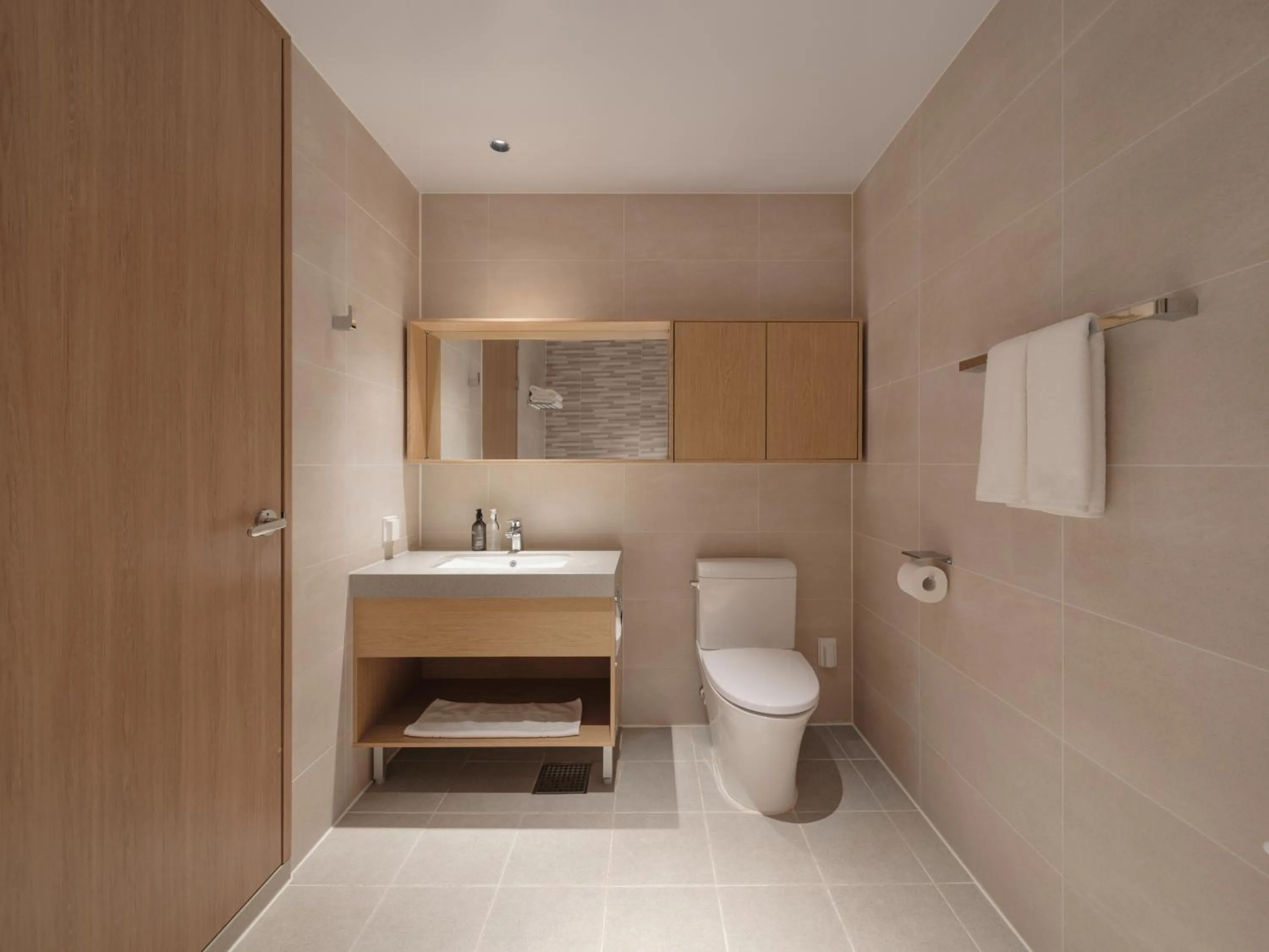 Toilet in Le Collective Sokcho Central