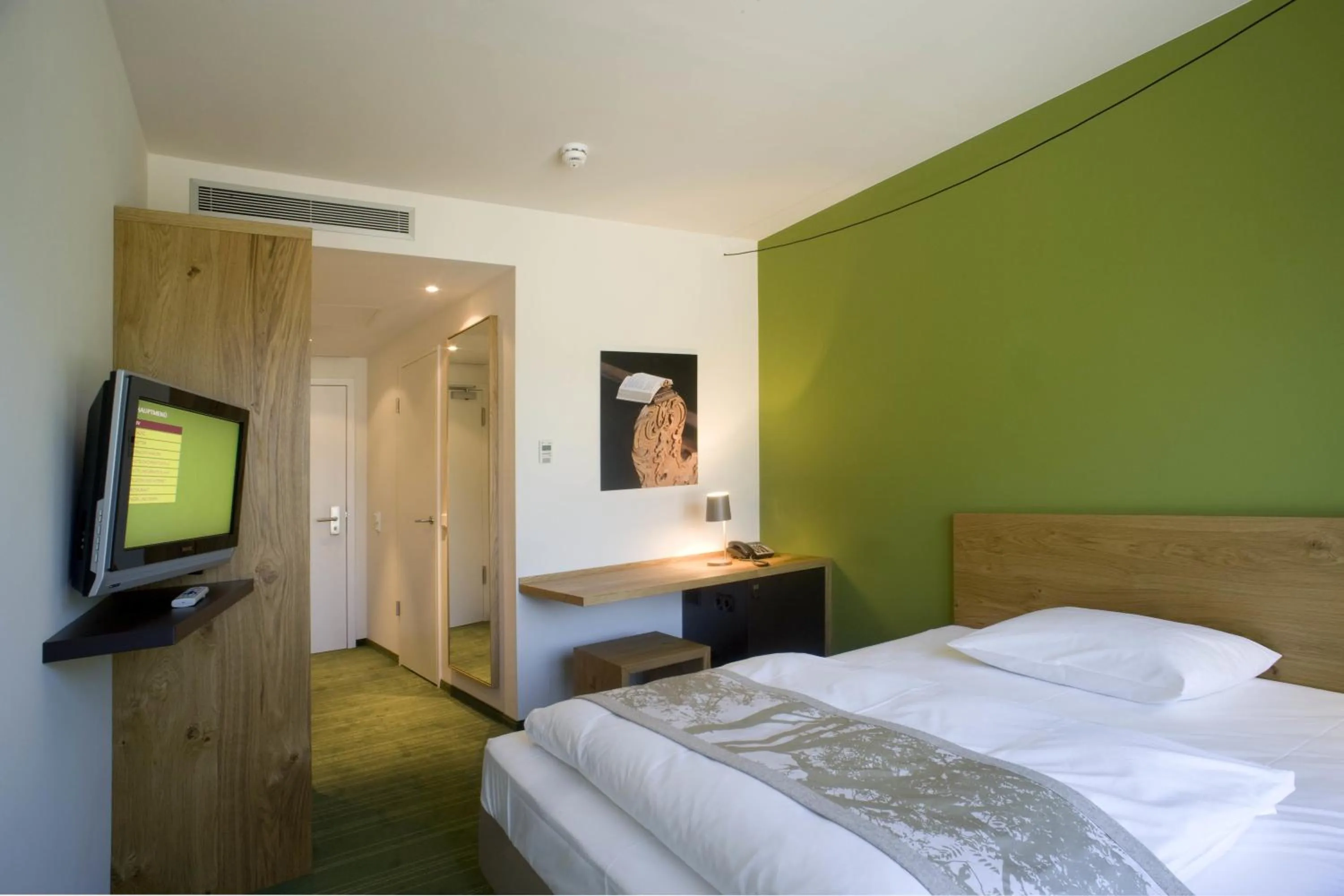 Photo of the whole room, Bed in Fürstenfelder Hotel