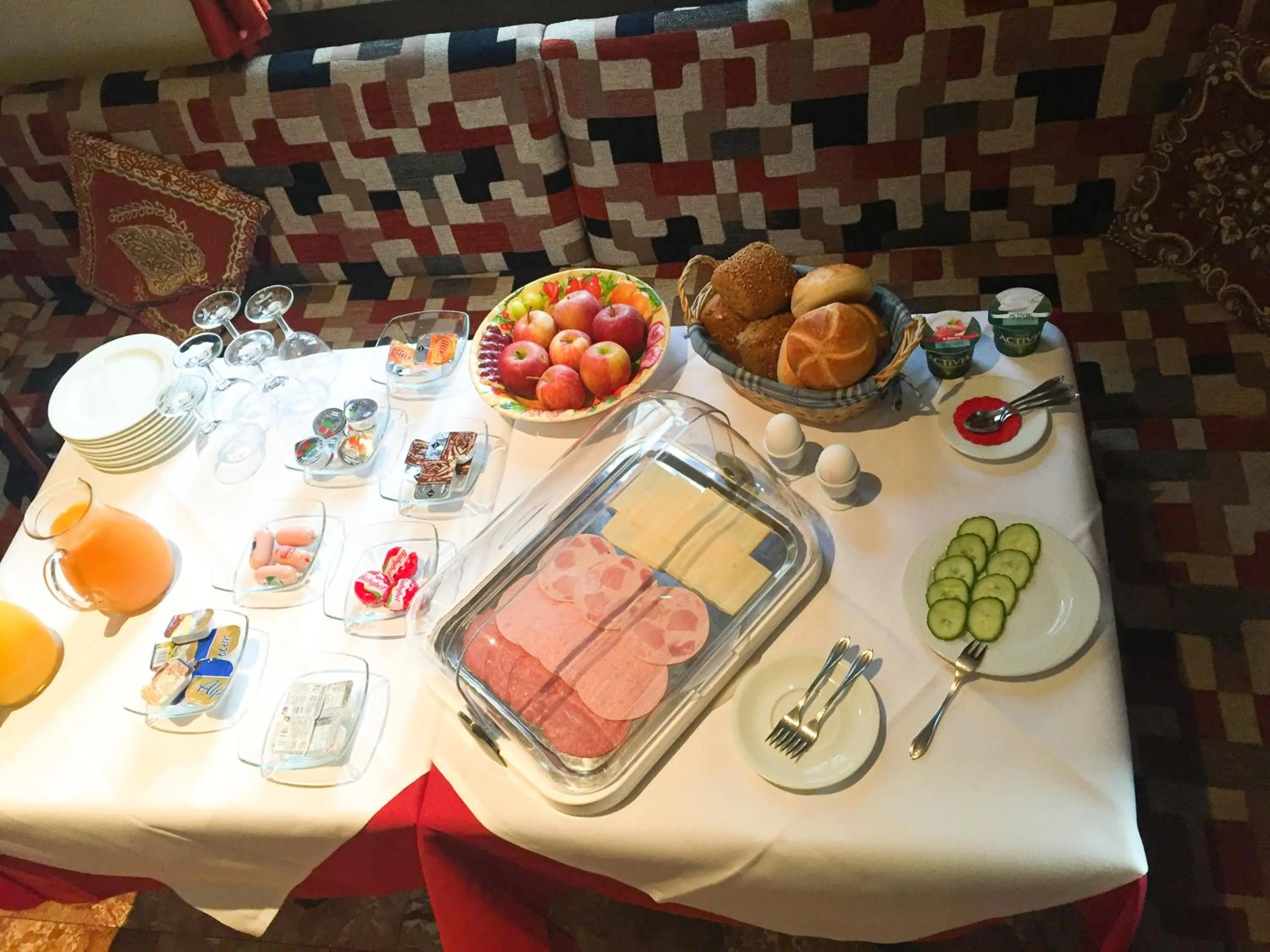 Buffet breakfast in Pension Mona Lisa