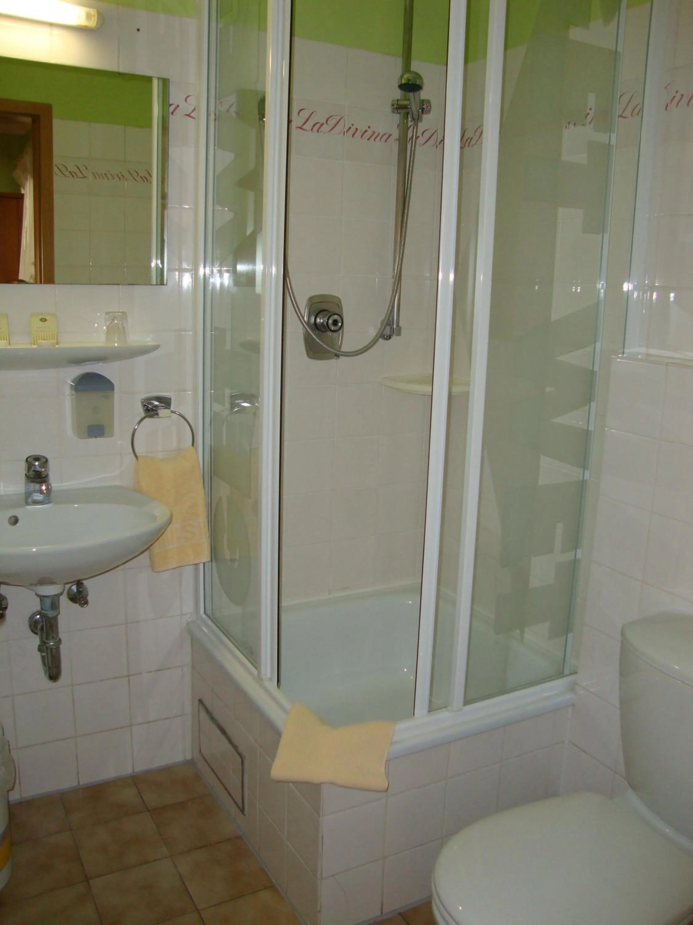 Bathroom in Pension Mona Lisa