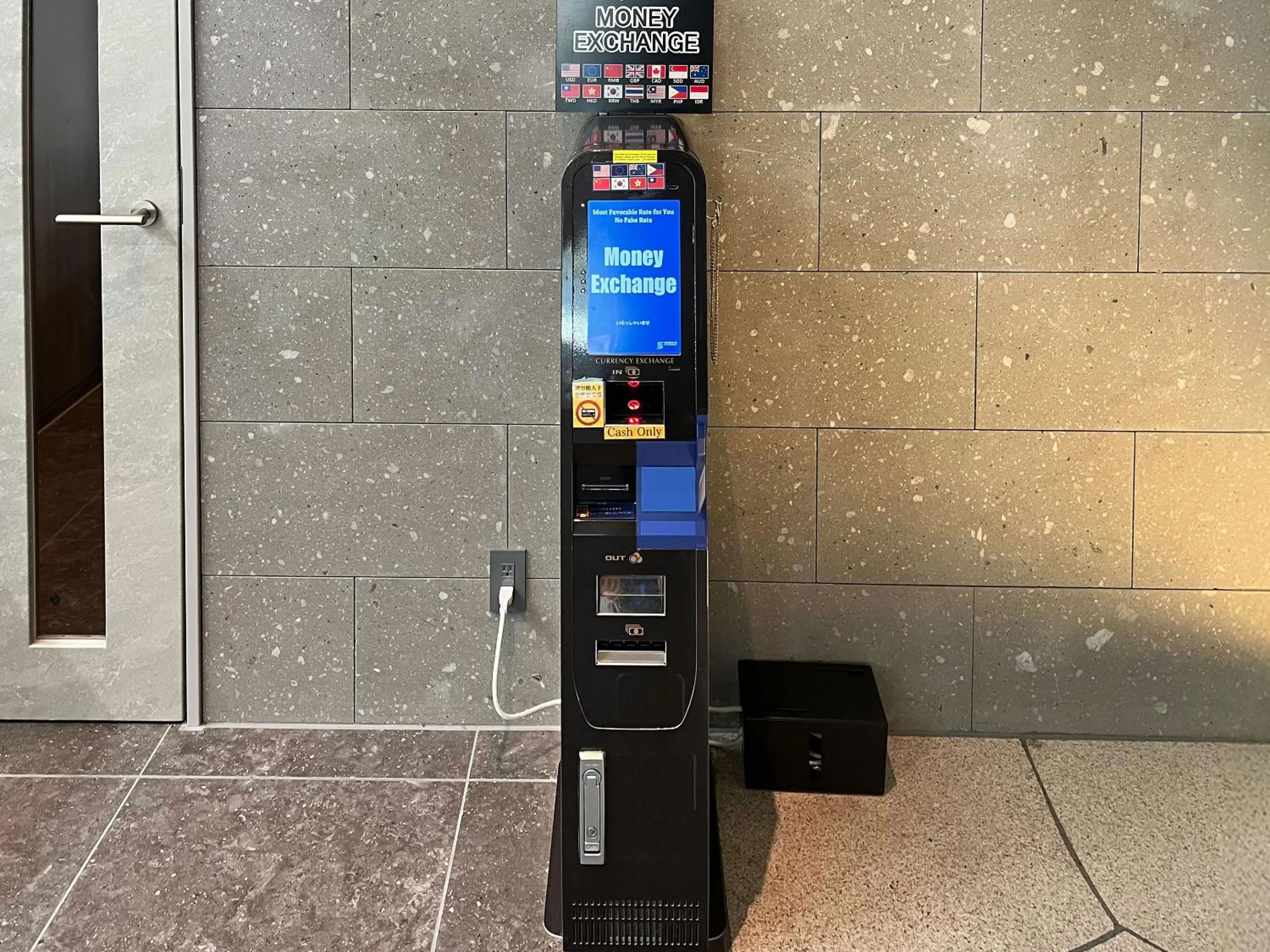 currency exchange in SAPPORO HOTEL by GRANBELL