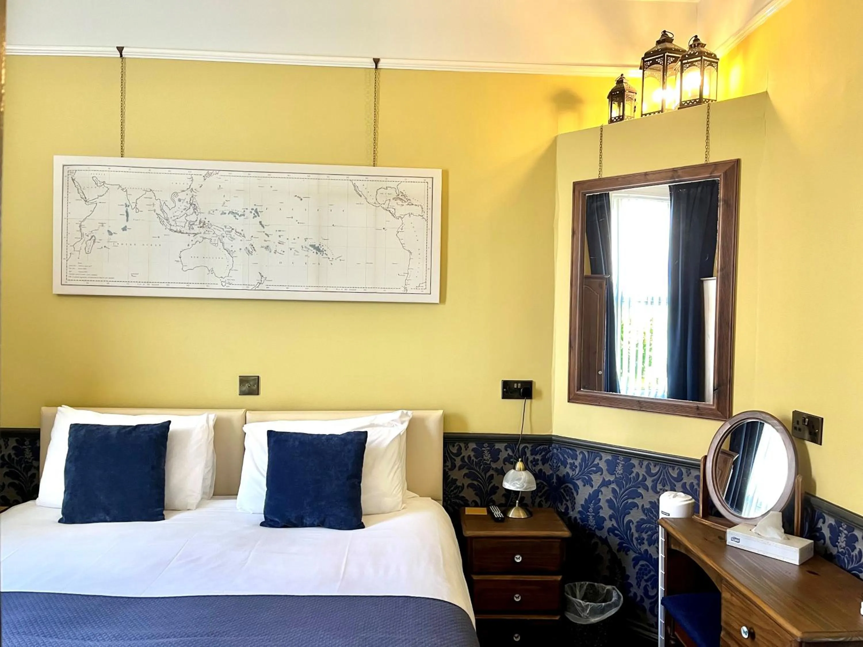 Bedroom, Bed in Atlantis Holiday Apartments