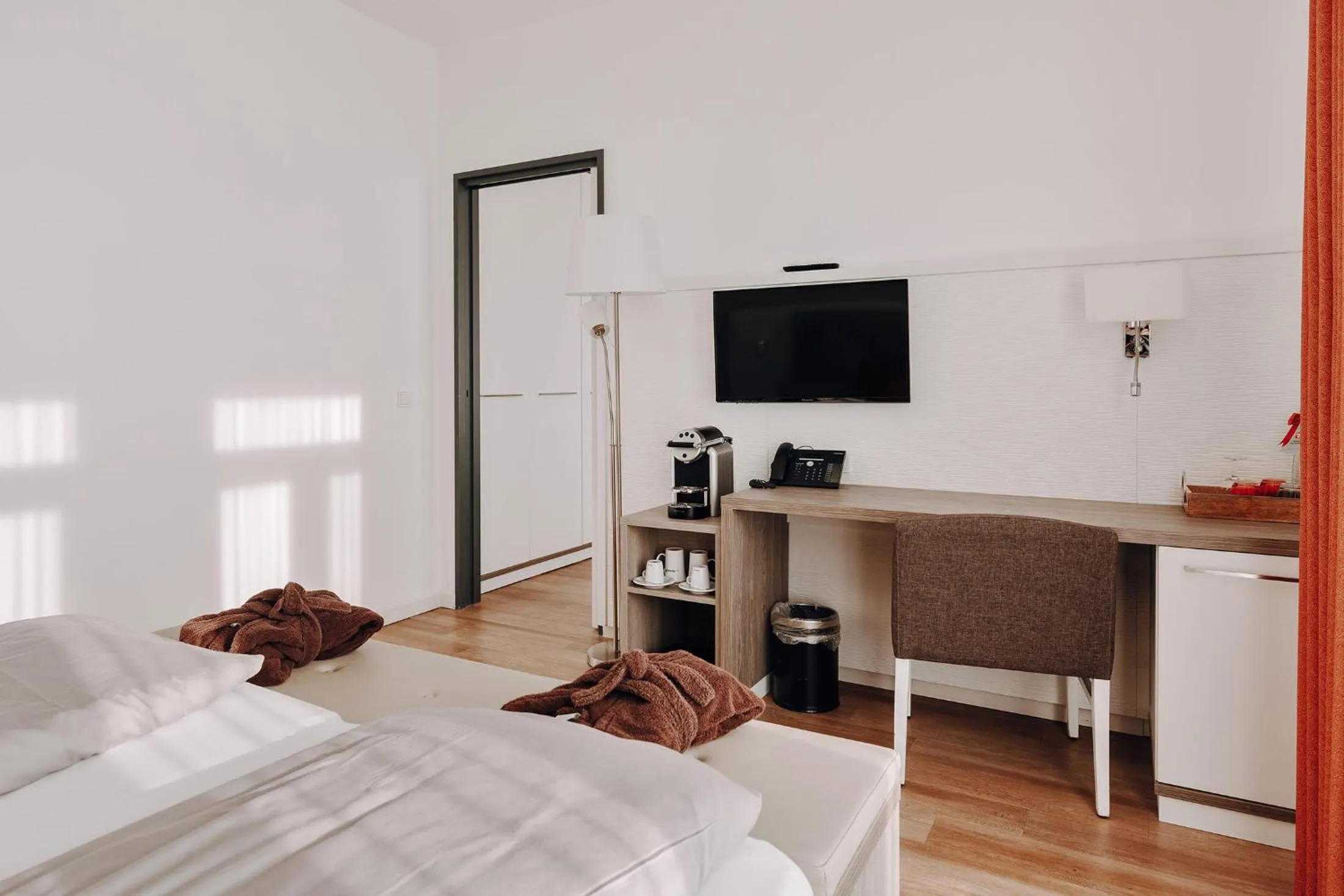 TV and multimedia, Bed in Hotel Inselhof Borkum