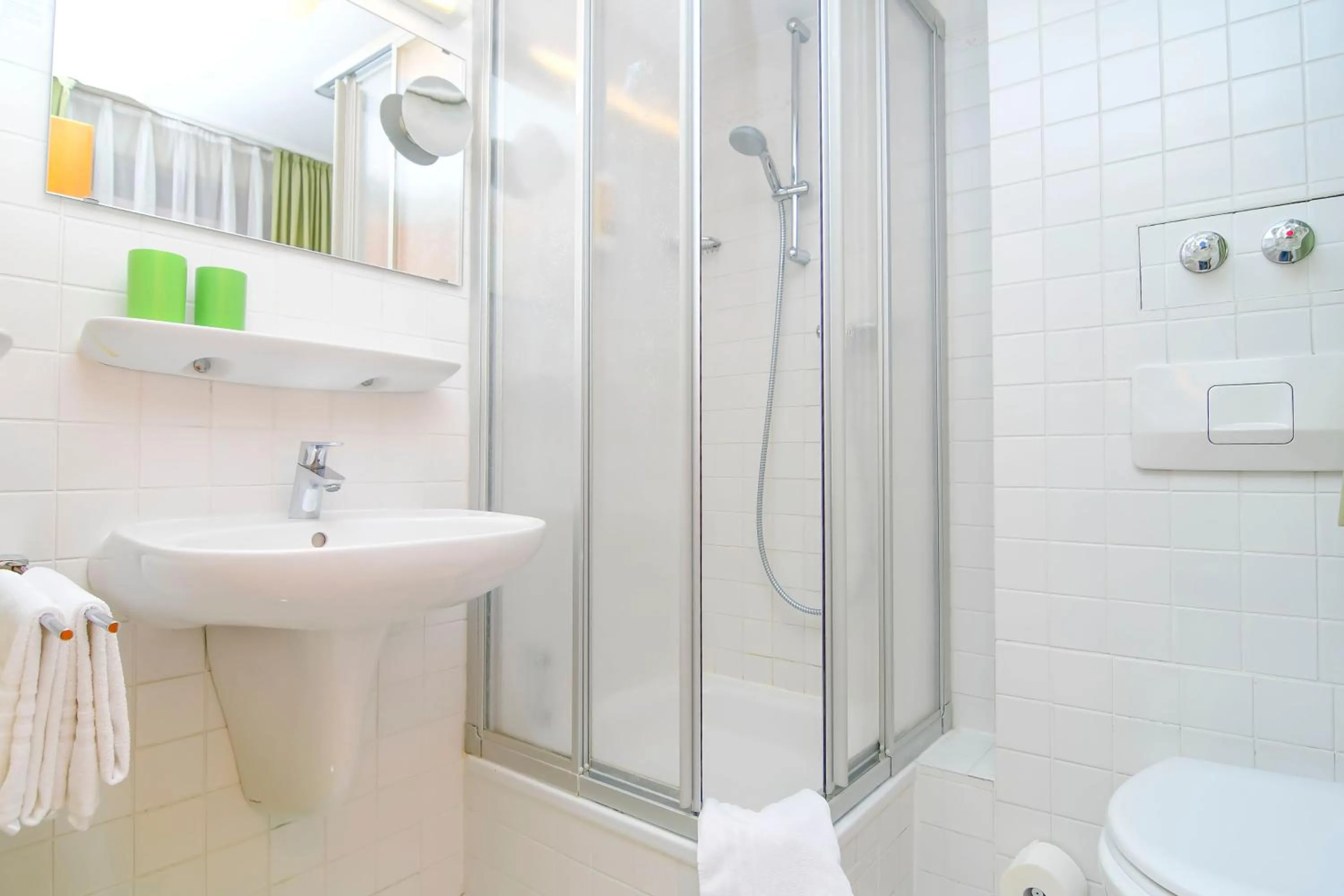 Bathroom in Gästehaus Engelgasse Herzogenaurach