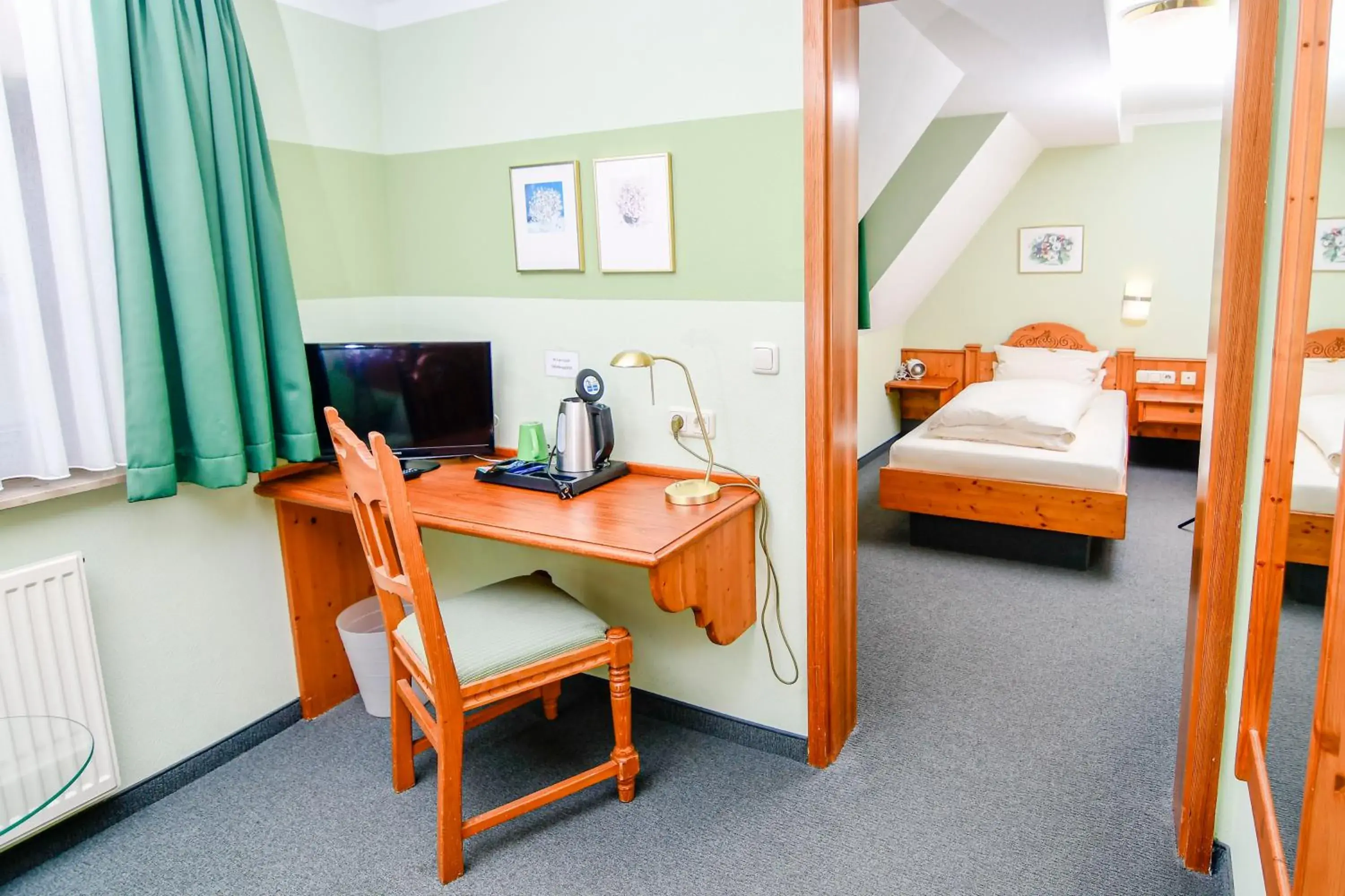 Standard Single Room in Gästehaus Engelgasse Herzogenaurach Standard Single Room in Gästehaus Engelgasse Herzogenaurach