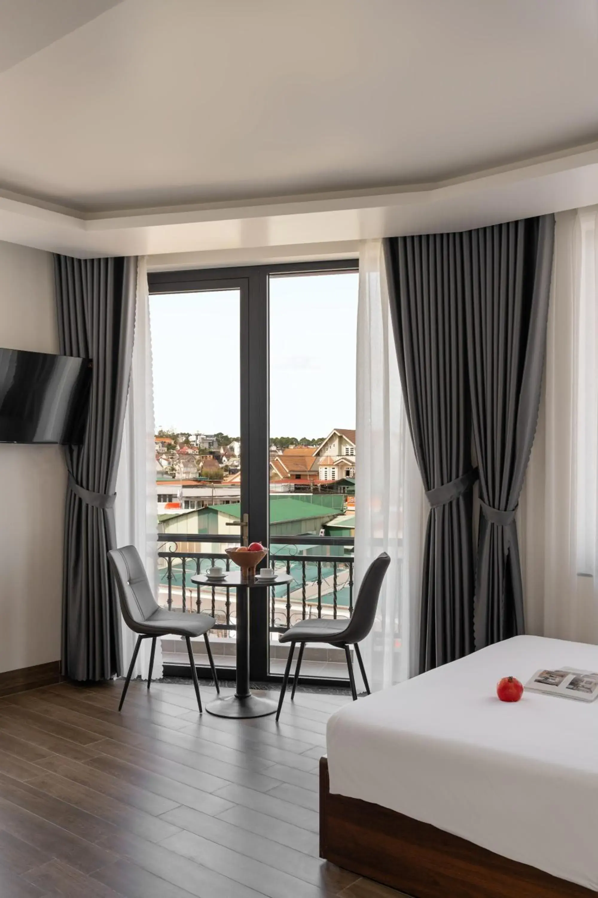 Queen Room with Balcony in Anteaus Hotel Đà Lạt Queen Room with Balcony in Anteaus Hotel Đà Lạt