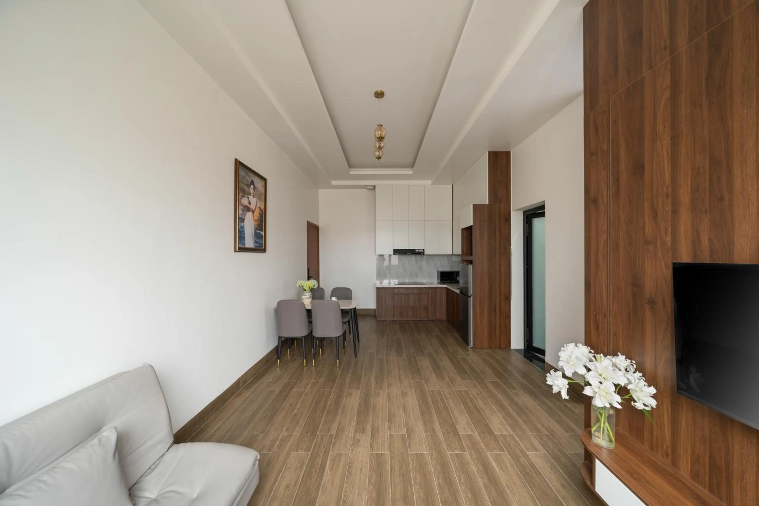 TV and multimedia in Anteaus Hotel Đà Lạt