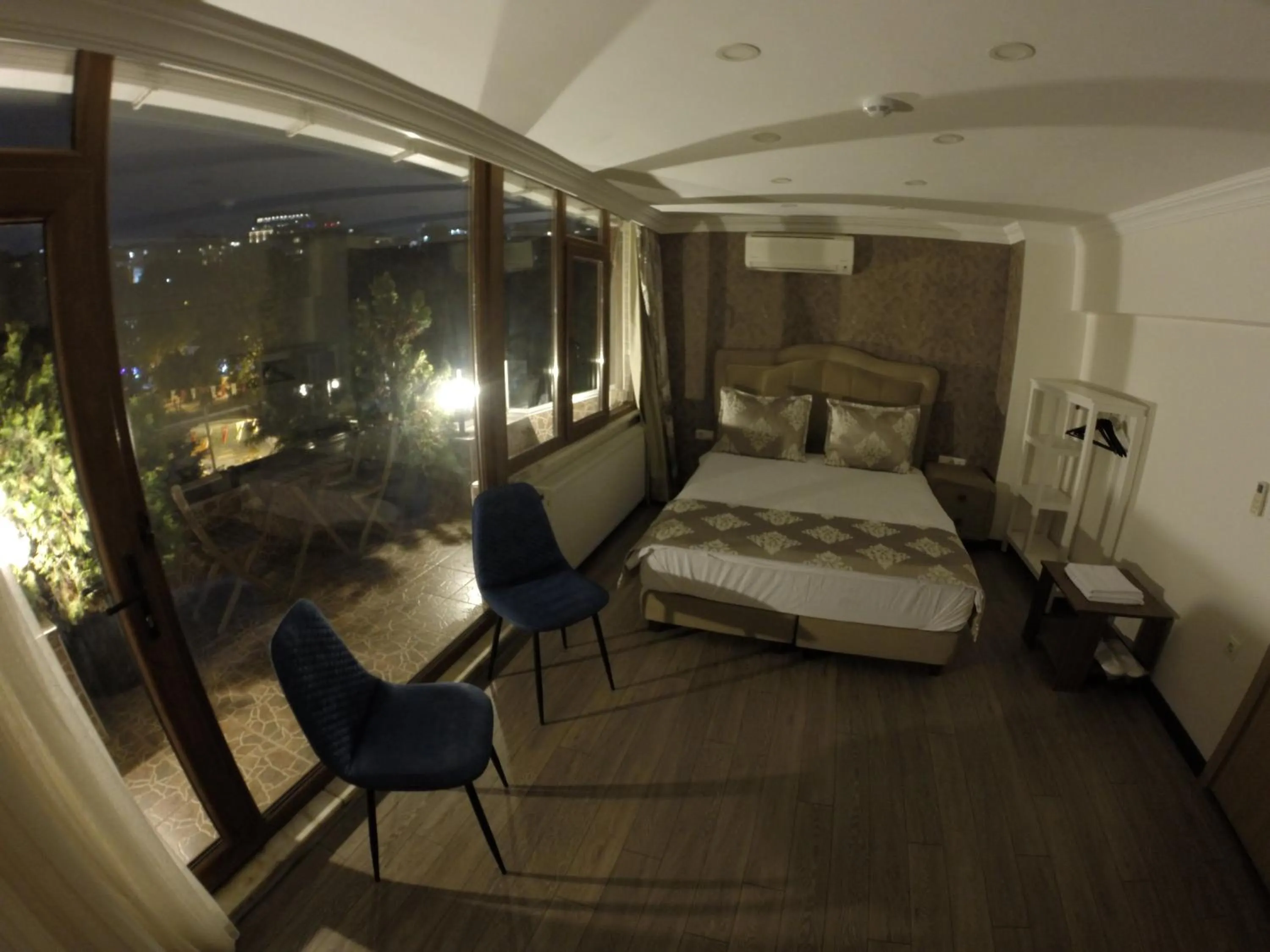 Night, Bed in Meydan Suites