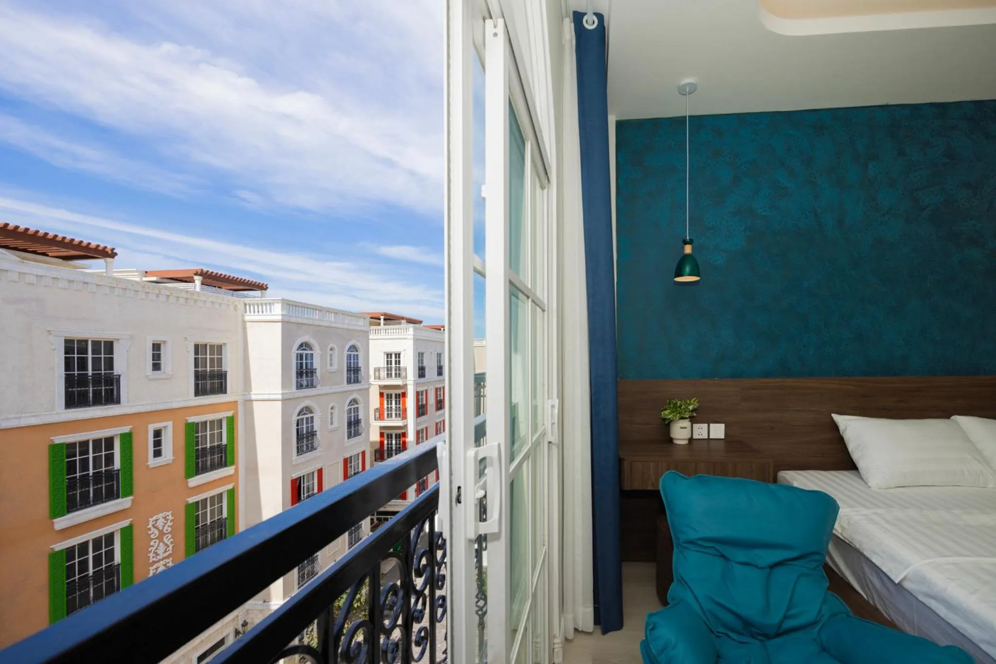 View (from property/room), Bed in Tiamo Hotel