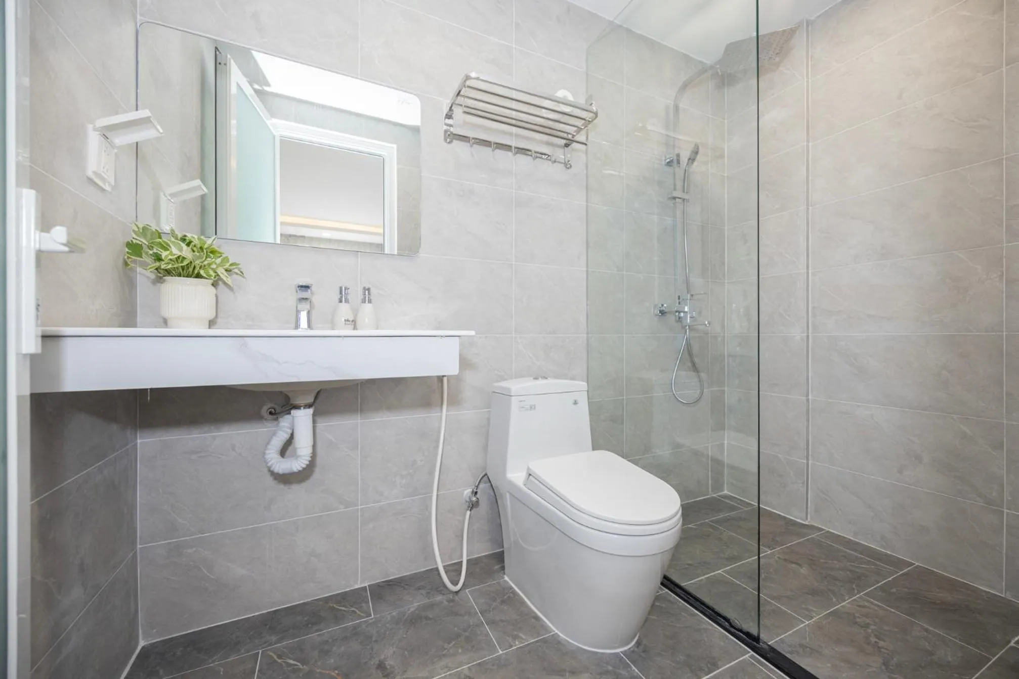 Shower in Tiamo Hotel