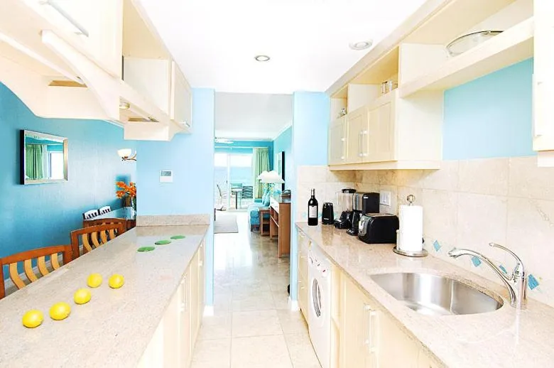 Coffee/tea facilities in Oyster Bay Beach Resort