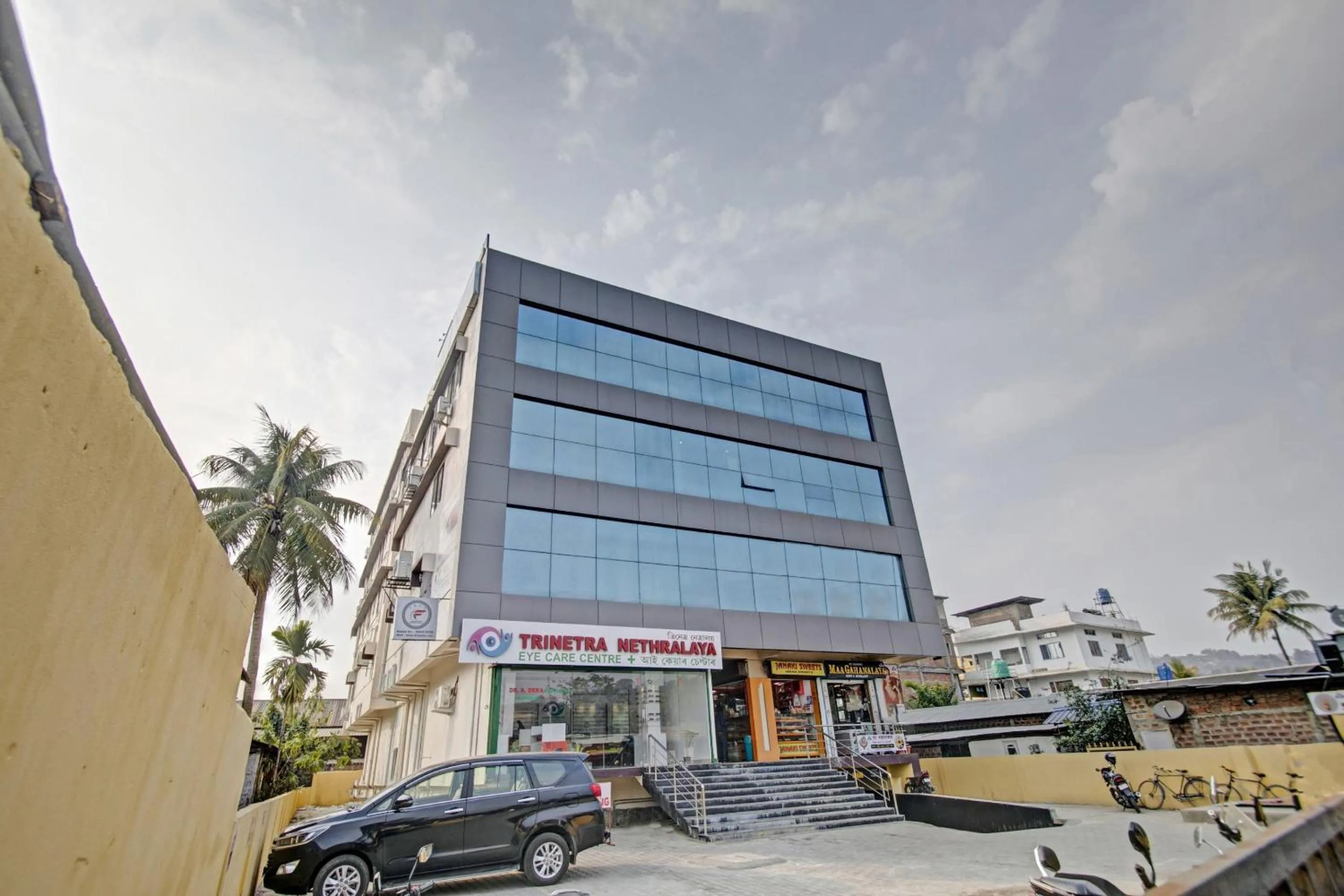 Facade/entrance in Capital O Penthouse