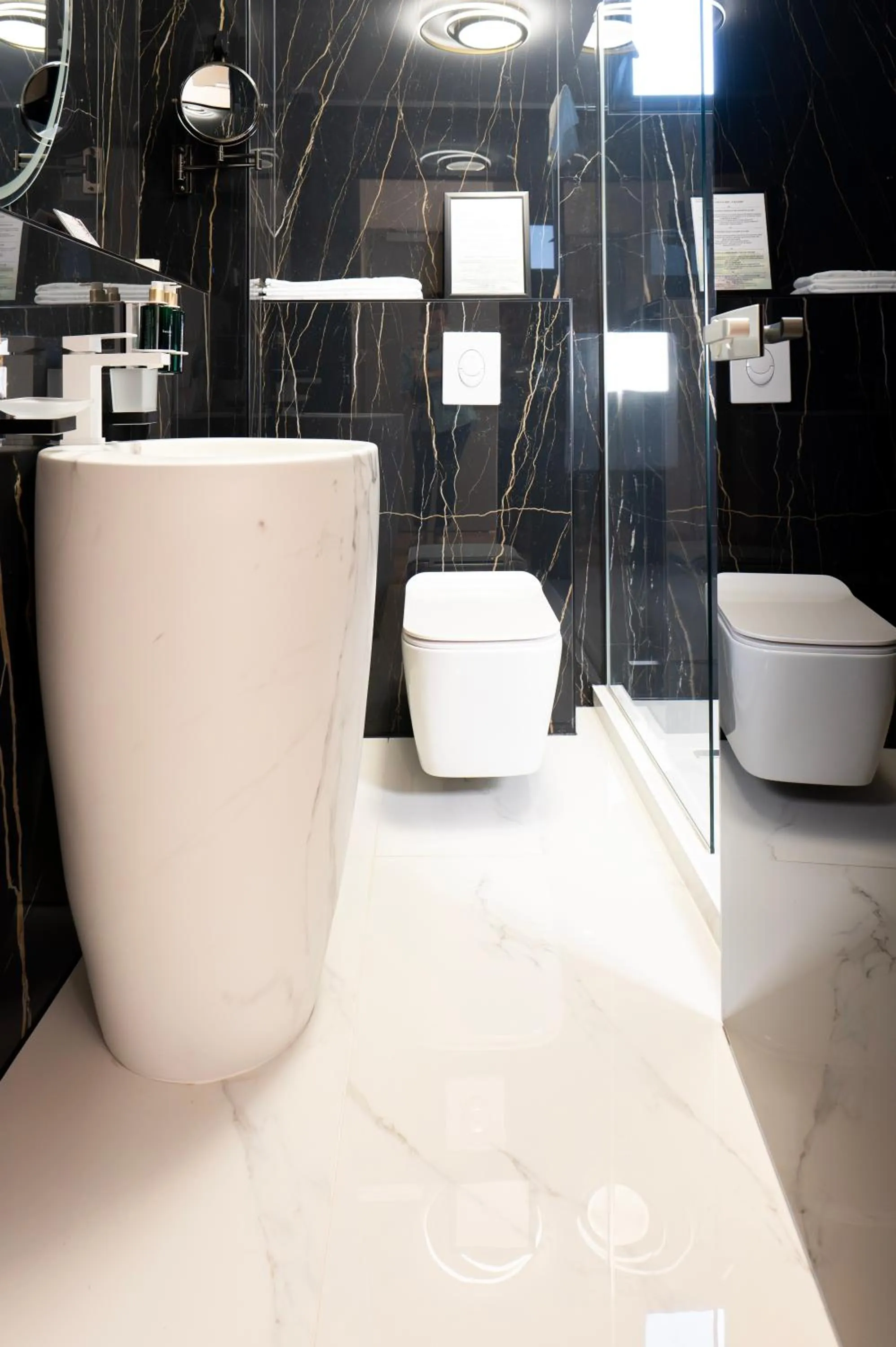 Bedroom in Le Blanc Cotroceni Hotel