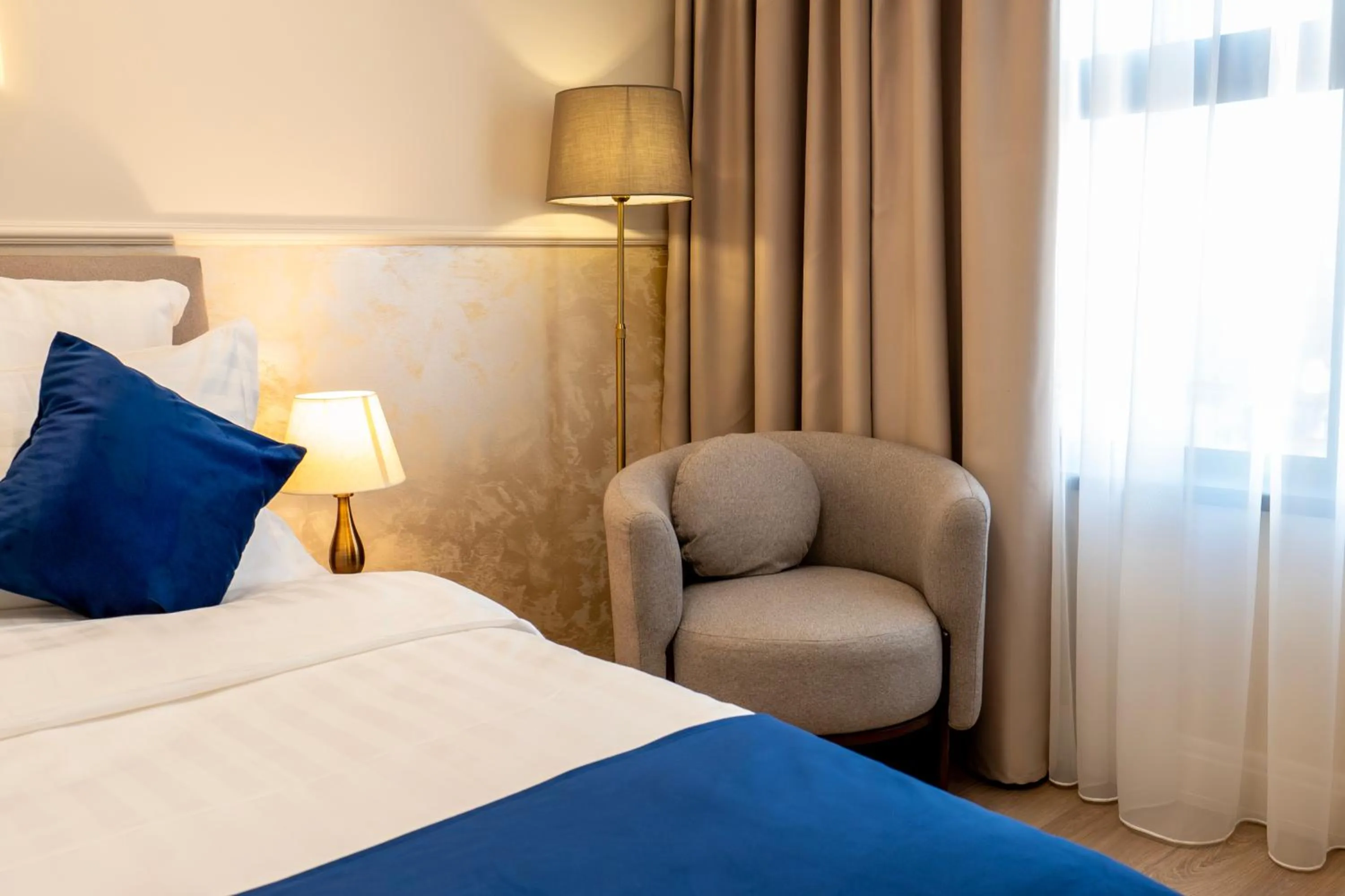 Living room, Bed in Le Blanc Cotroceni Hotel