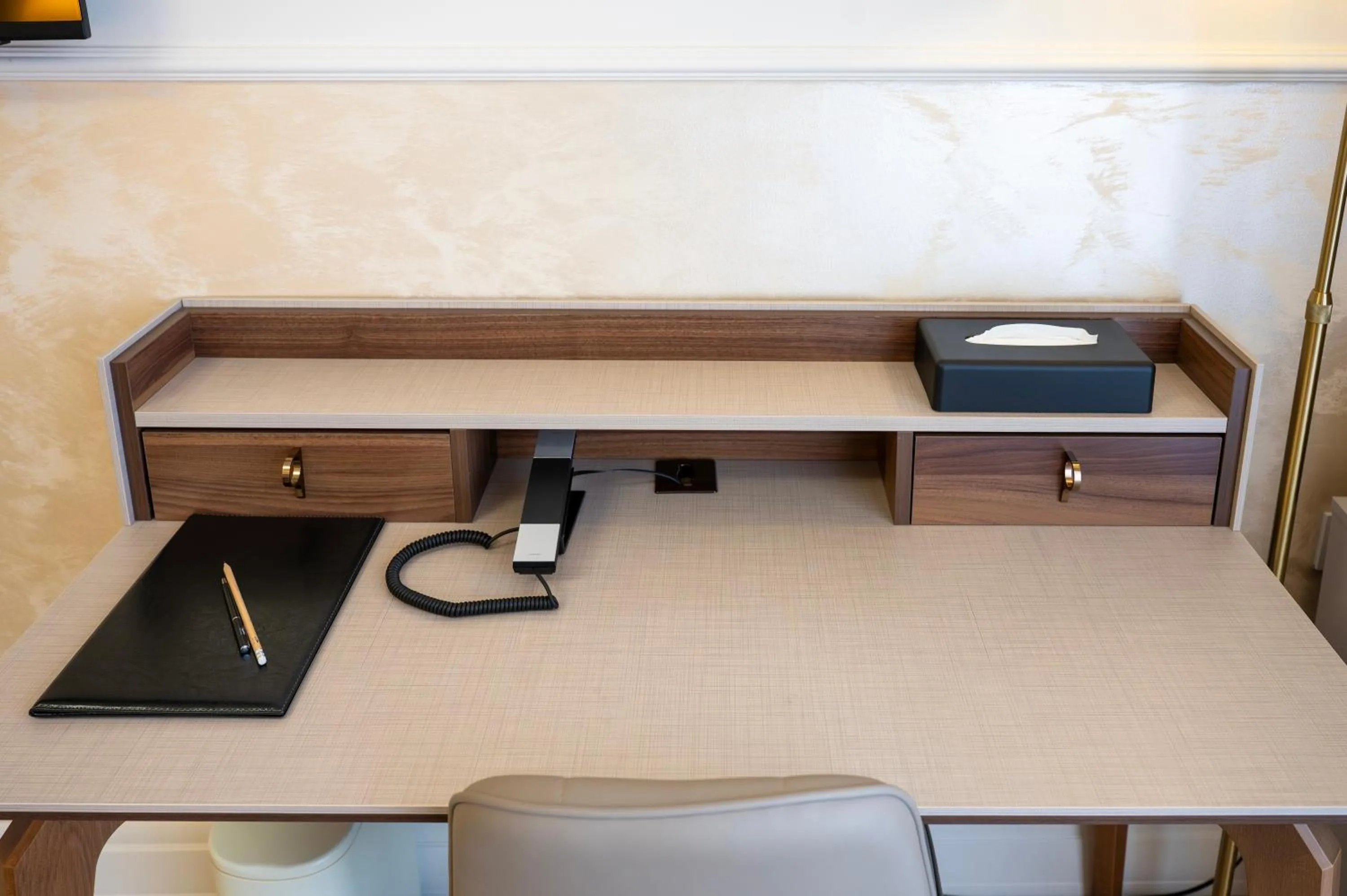 hair dresser in Le Blanc Cotroceni Hotel