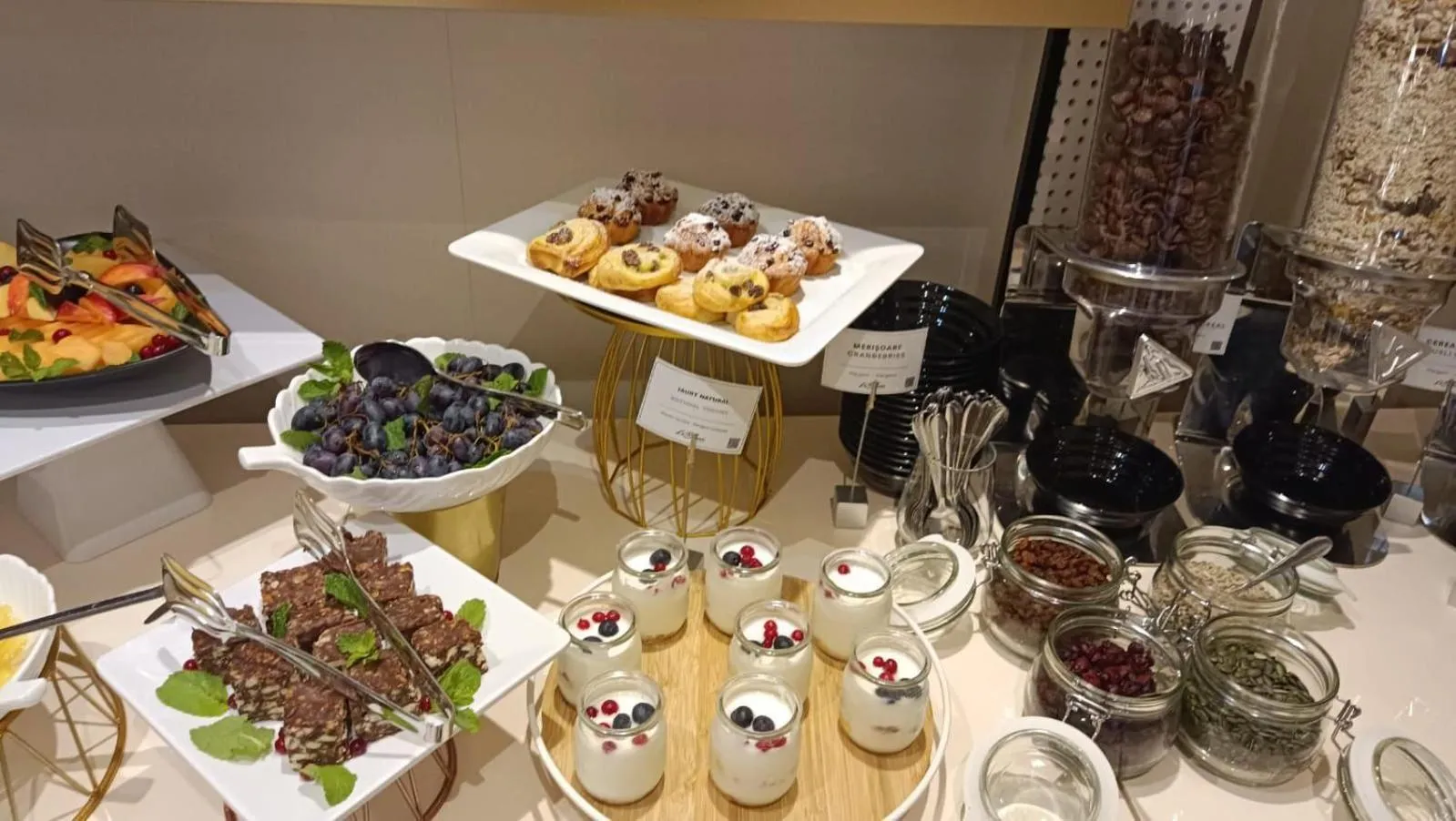 Breakfast in Le Blanc Cotroceni Hotel