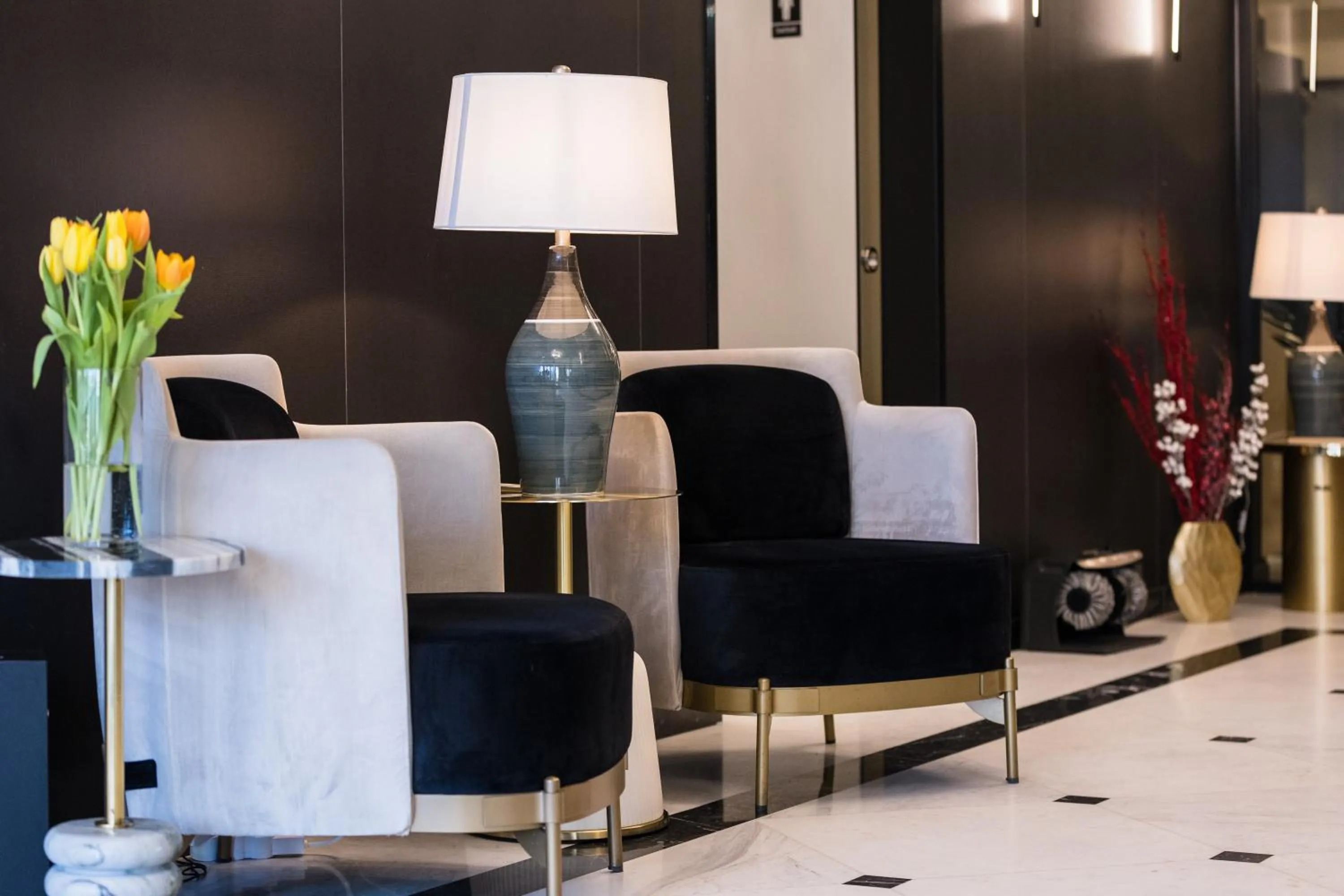 Lobby or reception in Le Blanc Cotroceni Hotel