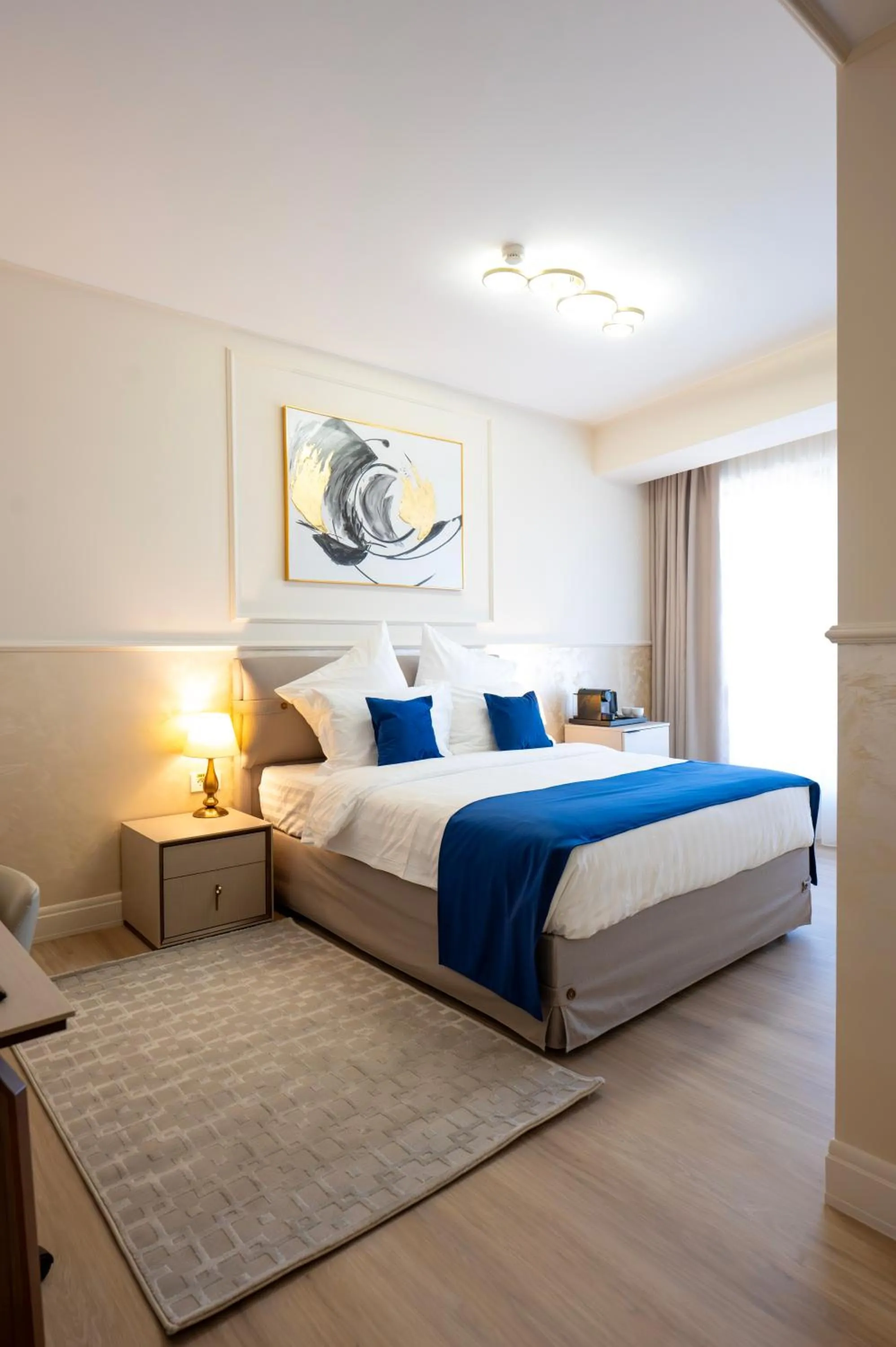 Bed in Le Blanc Cotroceni Hotel