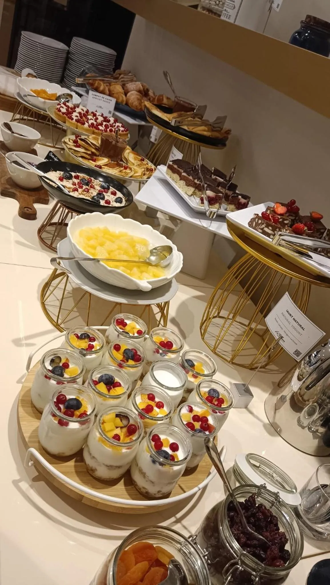 Breakfast in Le Blanc Cotroceni Hotel