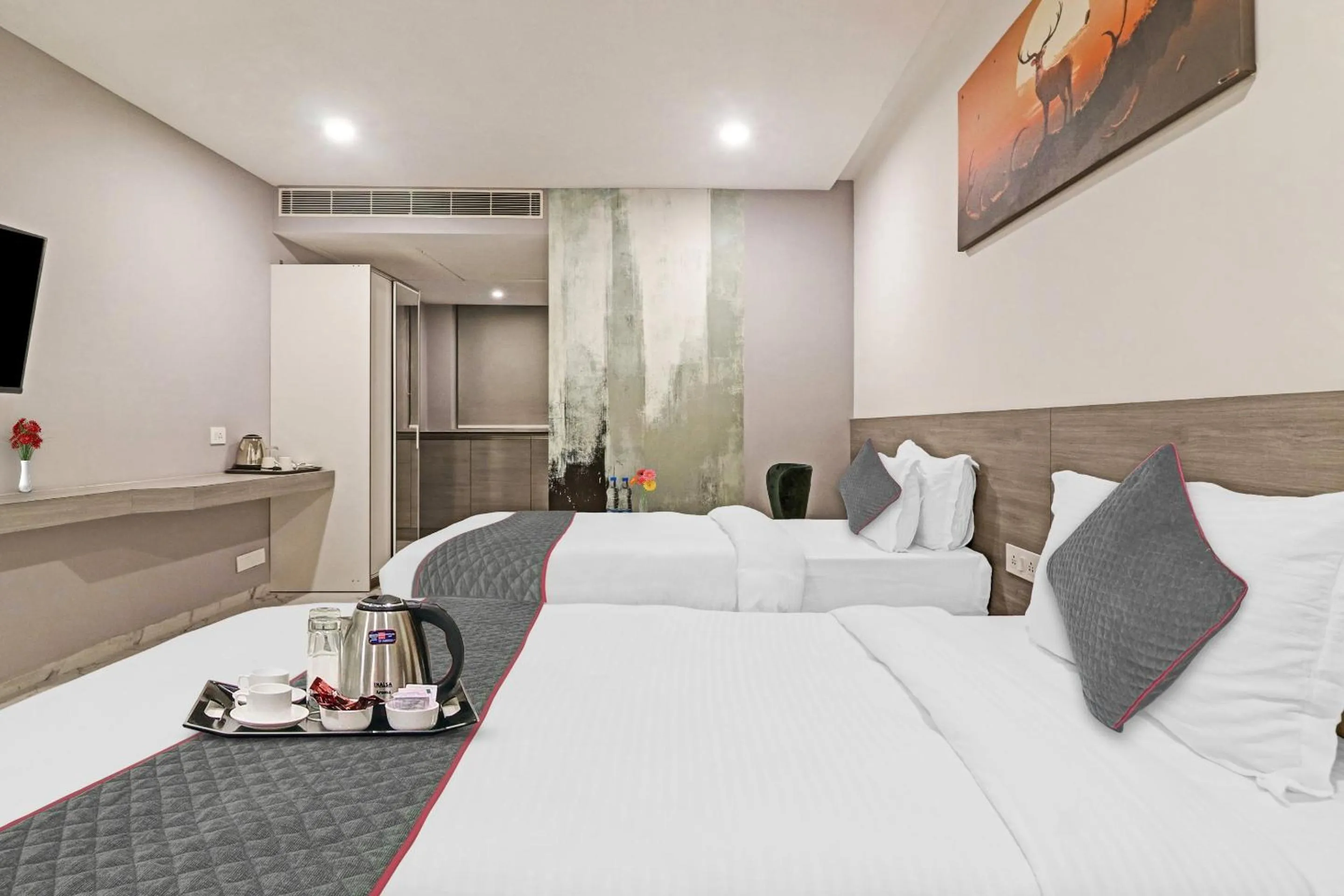 Bedroom, Bed in Super Hotel O THE FERN SUITES