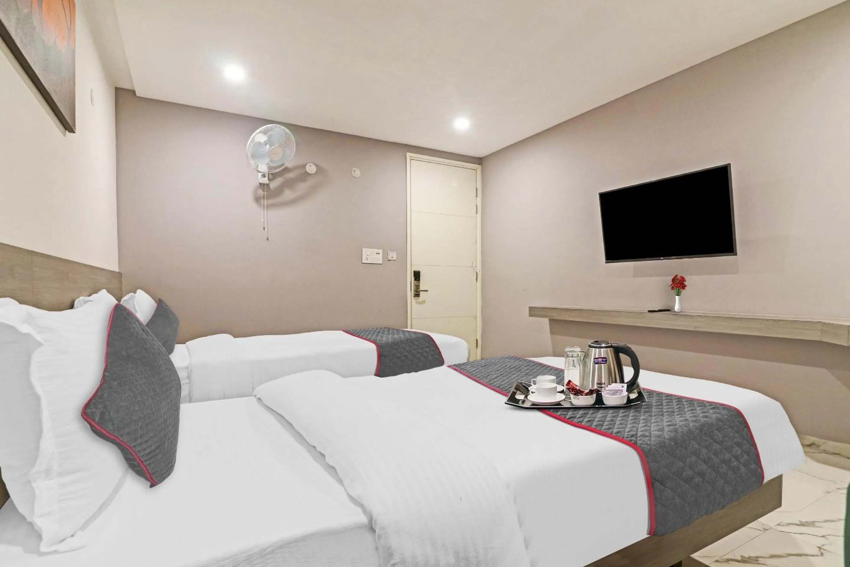 Bedroom, Bed in Super Hotel O THE FERN SUITES