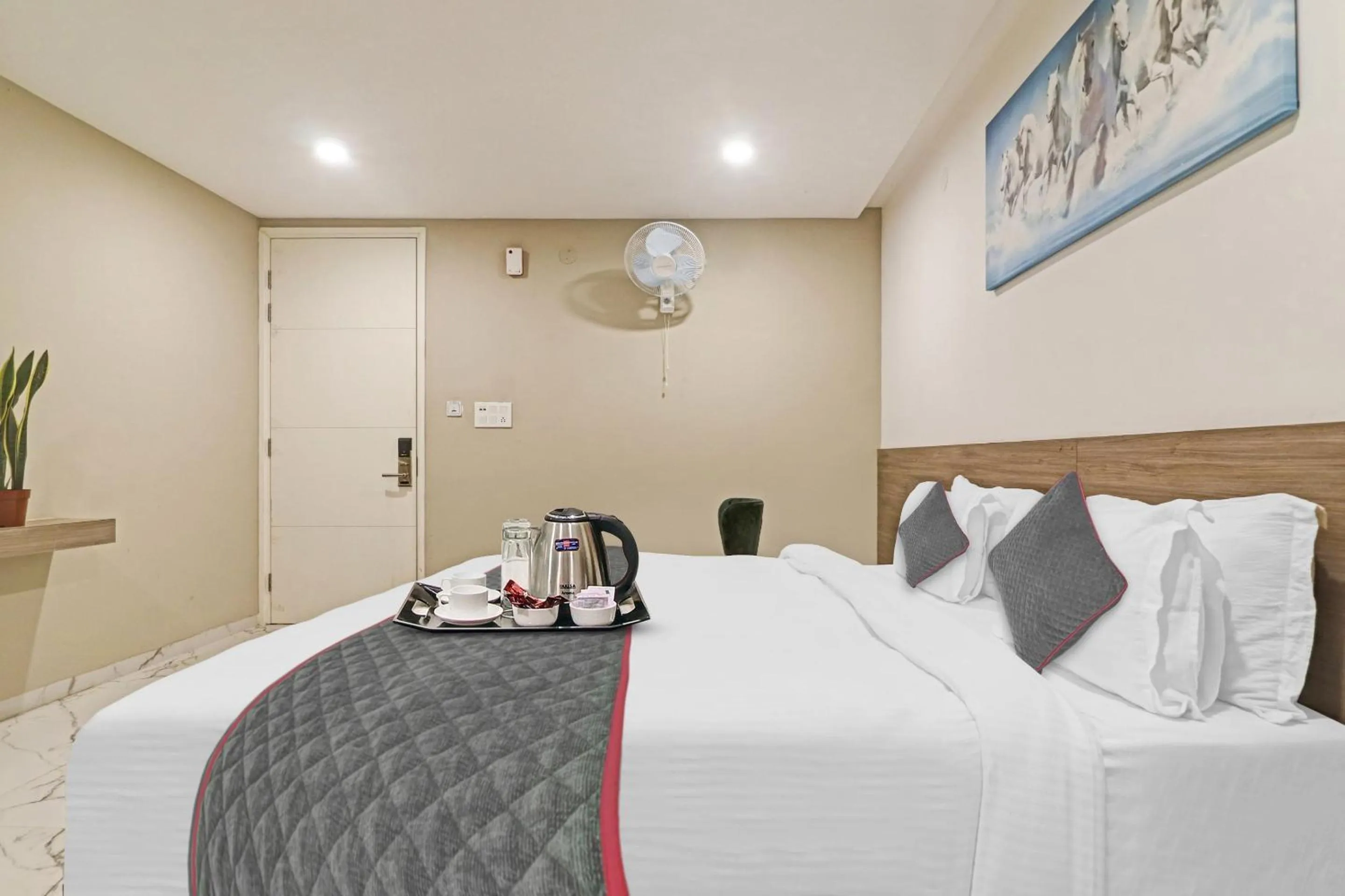 Bedroom, Bed in Super Hotel O THE FERN SUITES