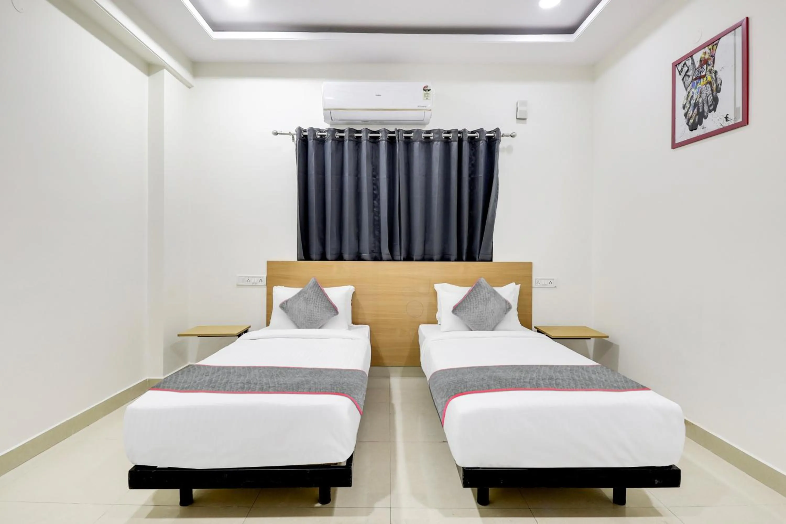 Bedroom, Bed in Super Townhouse De Alphabet Kukatpally Near Nexus Mall