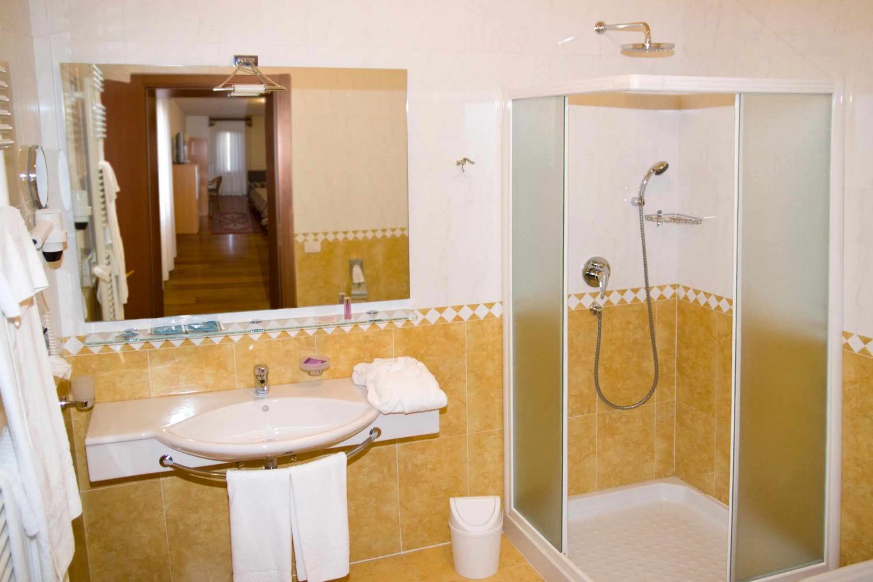 Bathroom in Hotel Ristorante Dotto