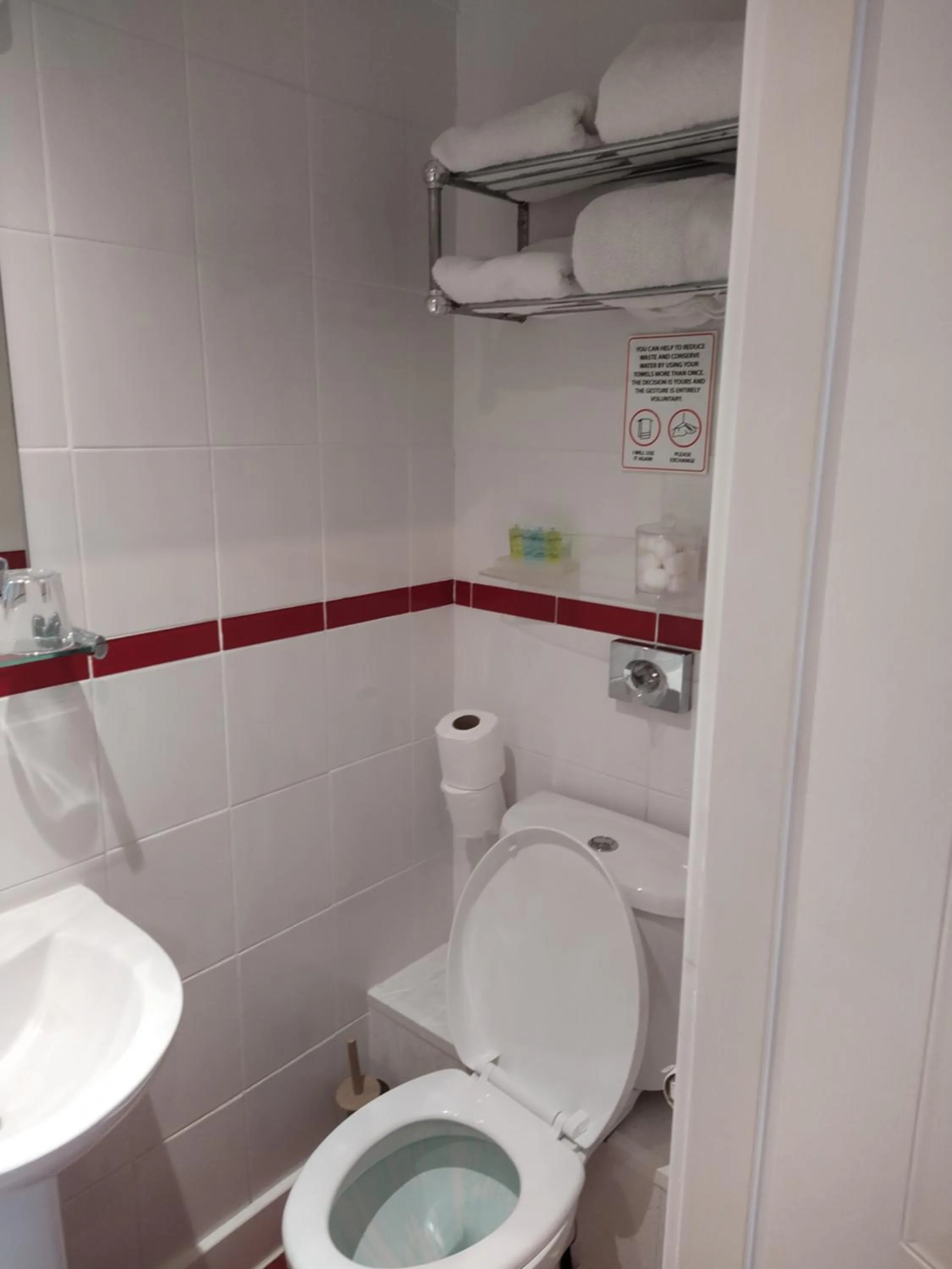 Bathroom in The Norwood Hotel