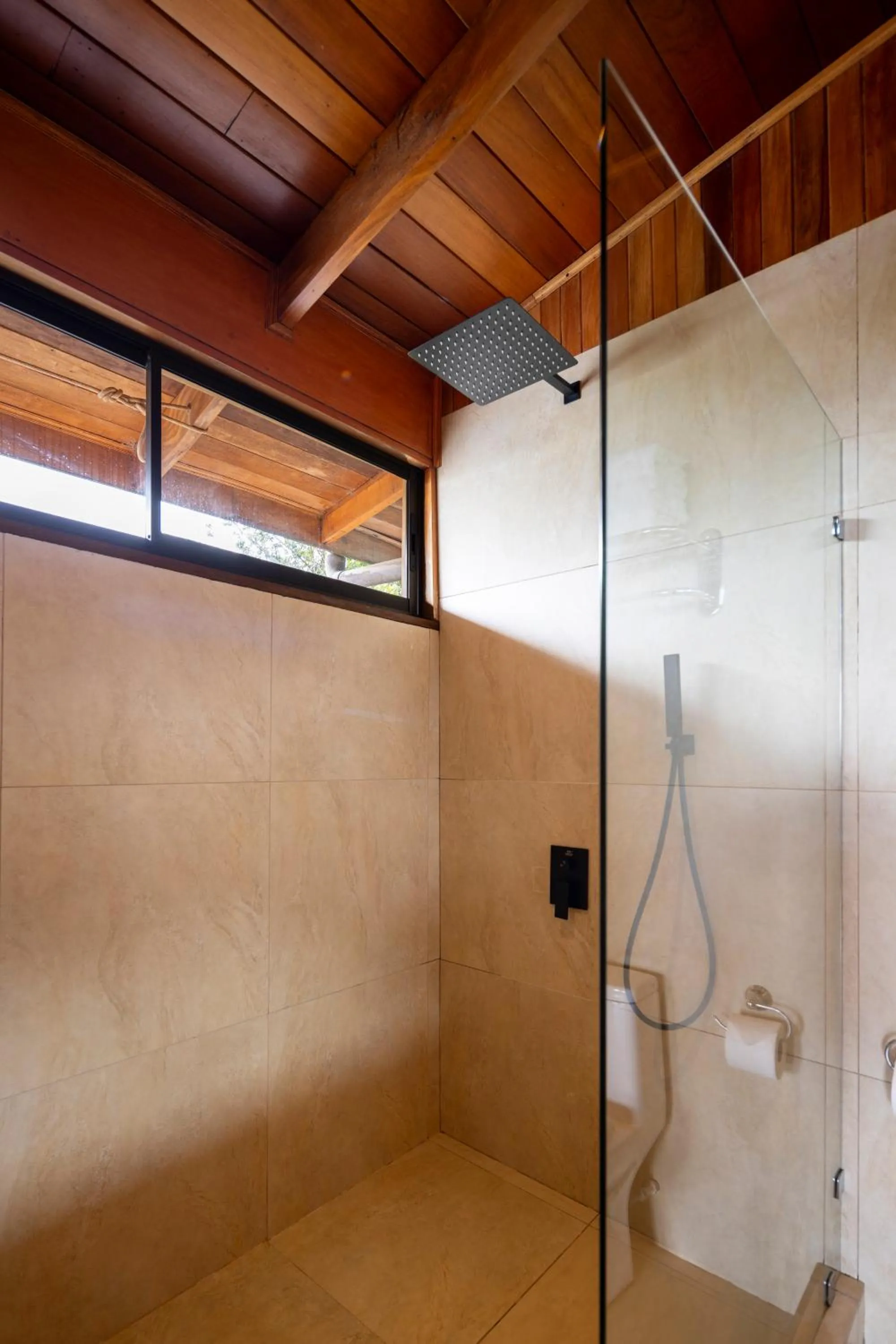 Shower in Hotel Belmar