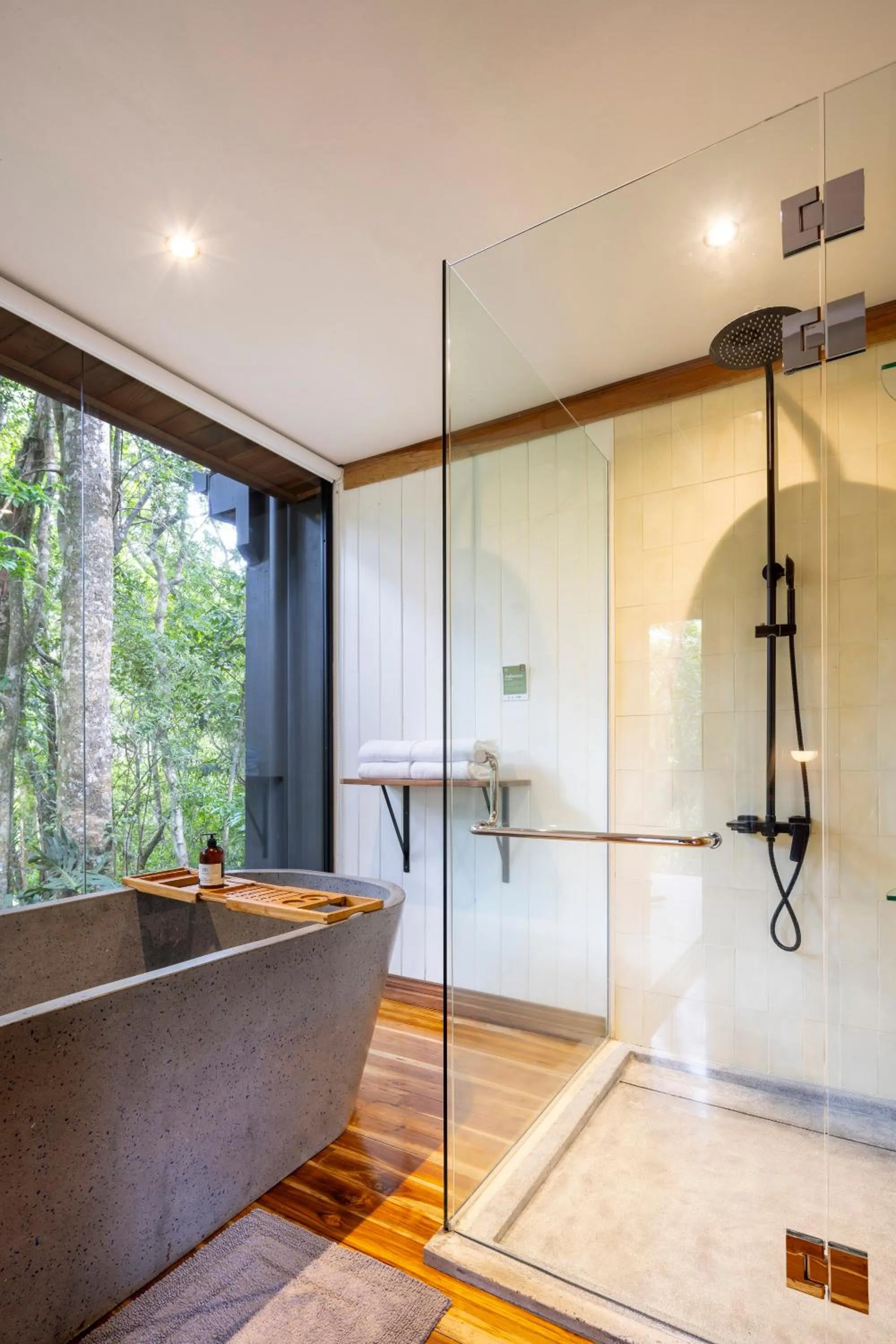 Shower in Hotel Belmar